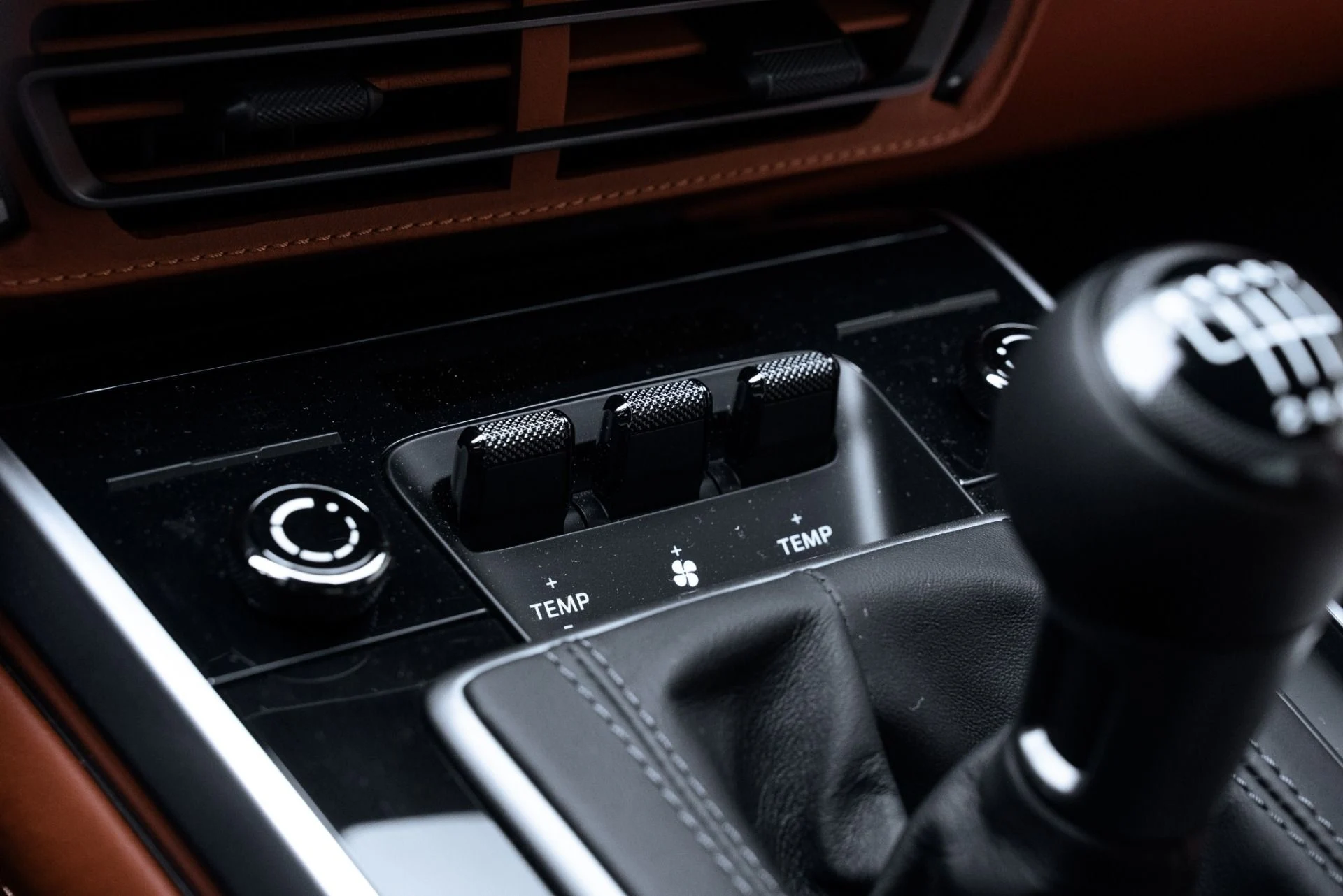 mph046_3334442408_Used_2023_Porsche_911_Sport_Classic_1774647065_510203c43c