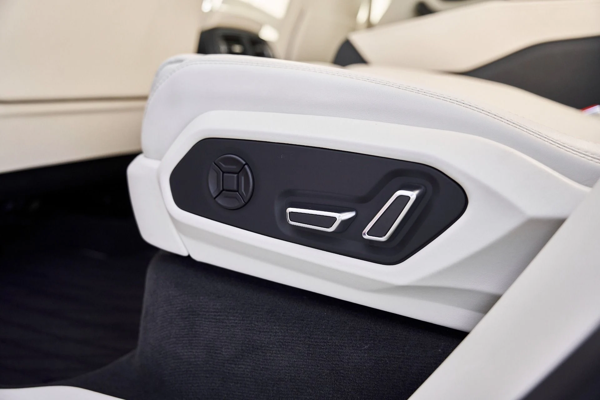 mph046_3334745562_Used_2021_Lamborghini_Urus_1772650682_88984938d8