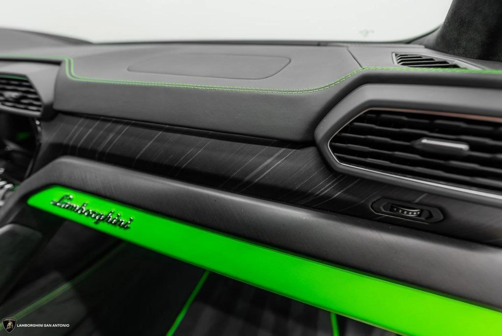 mph046_3343544829_QF_2ee1b_Y0_Twcj6_Pu_Rbo_zsow_U_Uk_b975981604