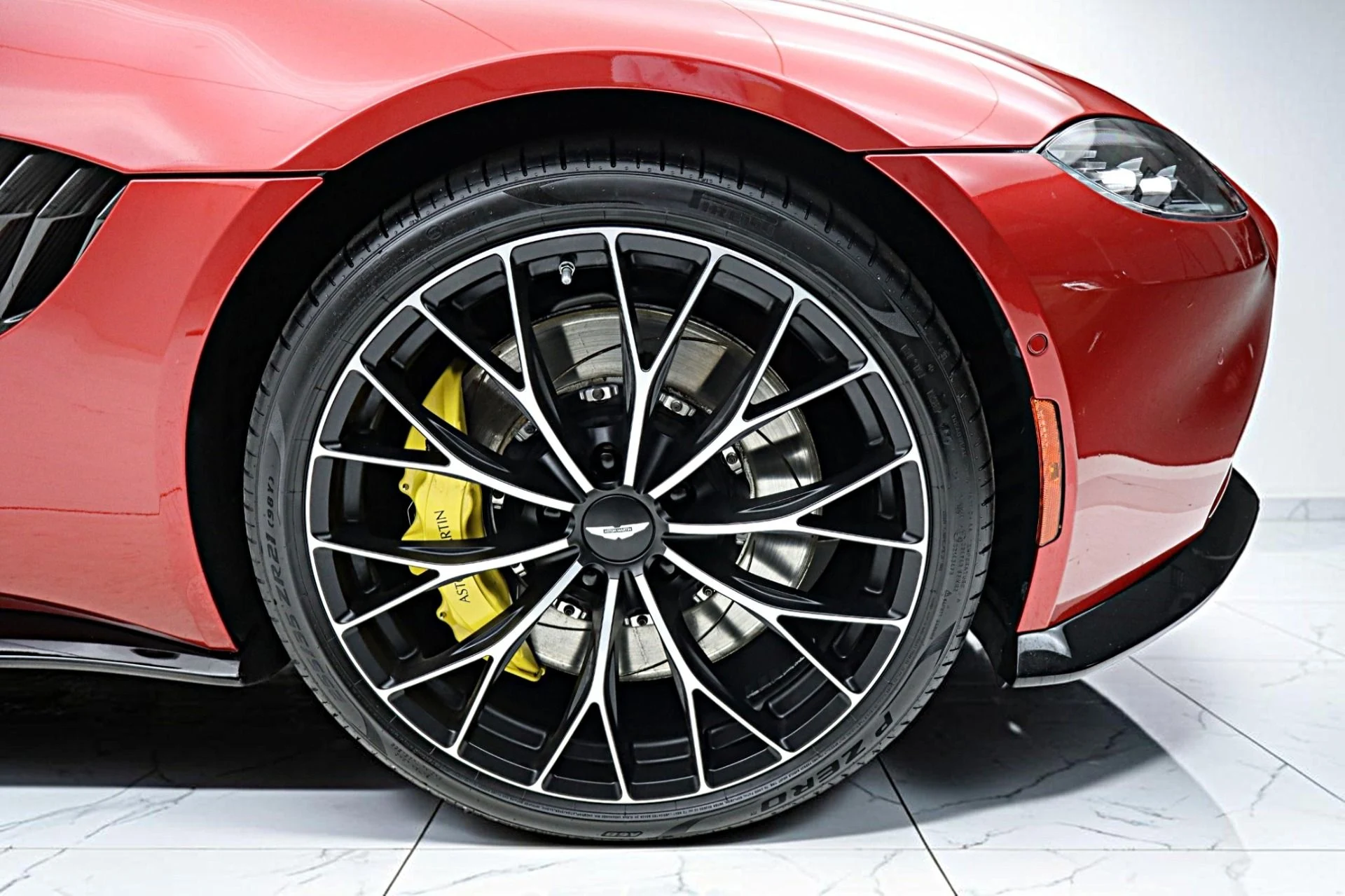 mph046_3356712678_Used_2023_Aston_Martin_Vantage_Coupe_3cb85eac5f