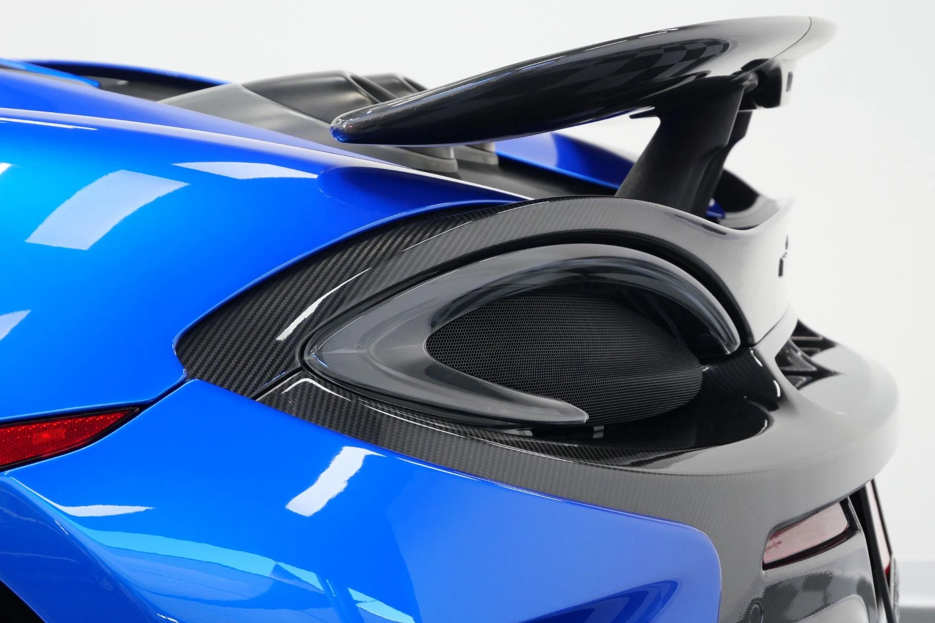 mph046_335871511_Used_2019_Mc_Laren_600_LT_Carbon_Packs_1_and_2_Bowers_and_Wilkins_Audio_Ultra_Lightweight_Wheels_1767975670_749b6f4027