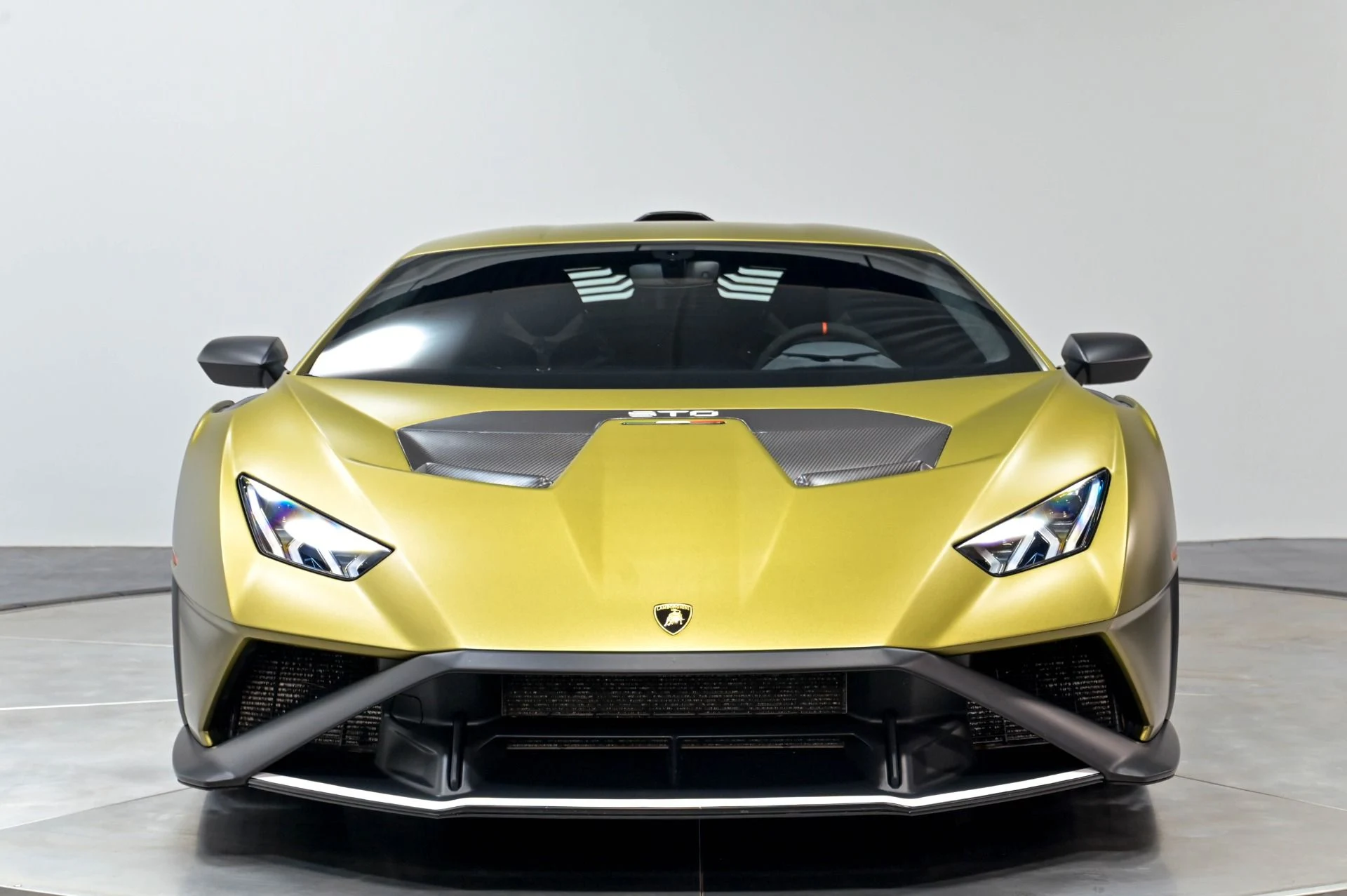 mph046_3359922184_Used_2023_Lamborghini_Huracan_STO_1782768591_a8751e7948
