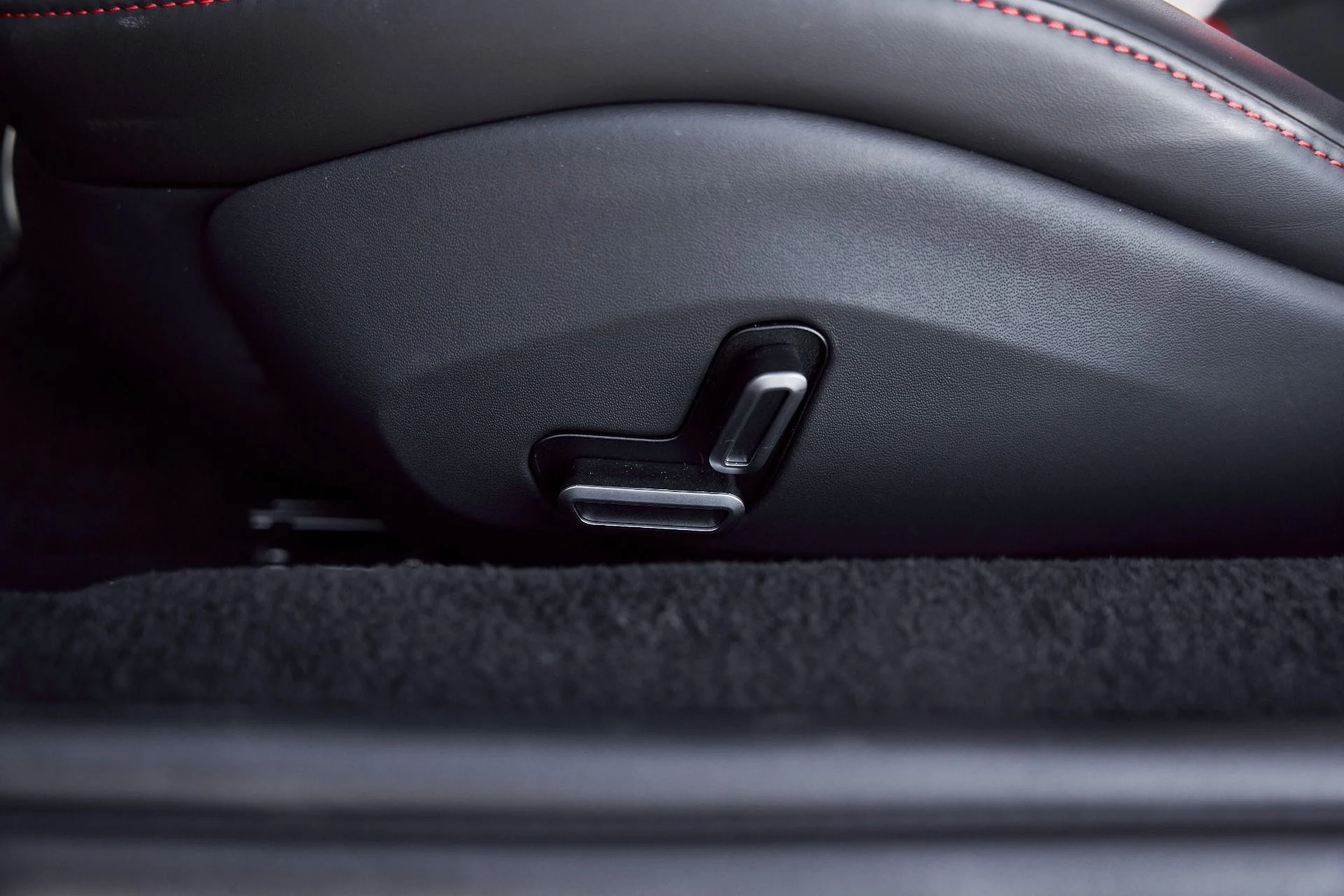 mph046_3360384761_Used_2025_Ferrari_12_Cilindri_1769824837_048bb11922