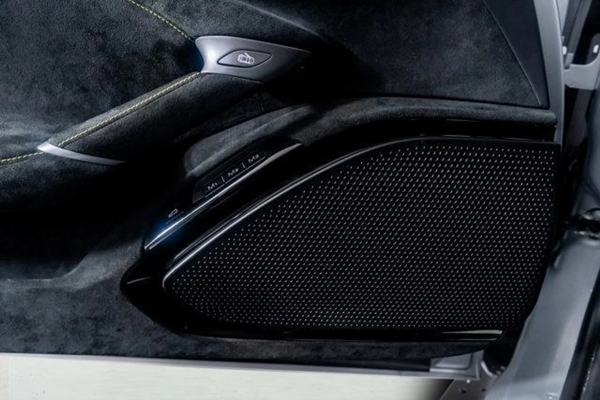 mph046_3415405230_3_I00_T9wk8s_Lvx_Nf8n1_G820_Fq3_I_dabfafeda8