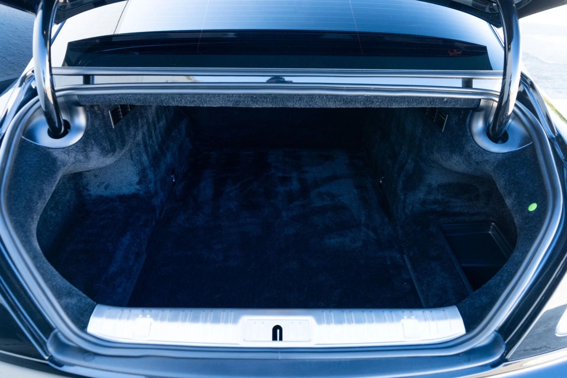 mph046_3451609696_Used_2014_Rolls_Royce_Wraith_1761760080_cf3ecacbf0