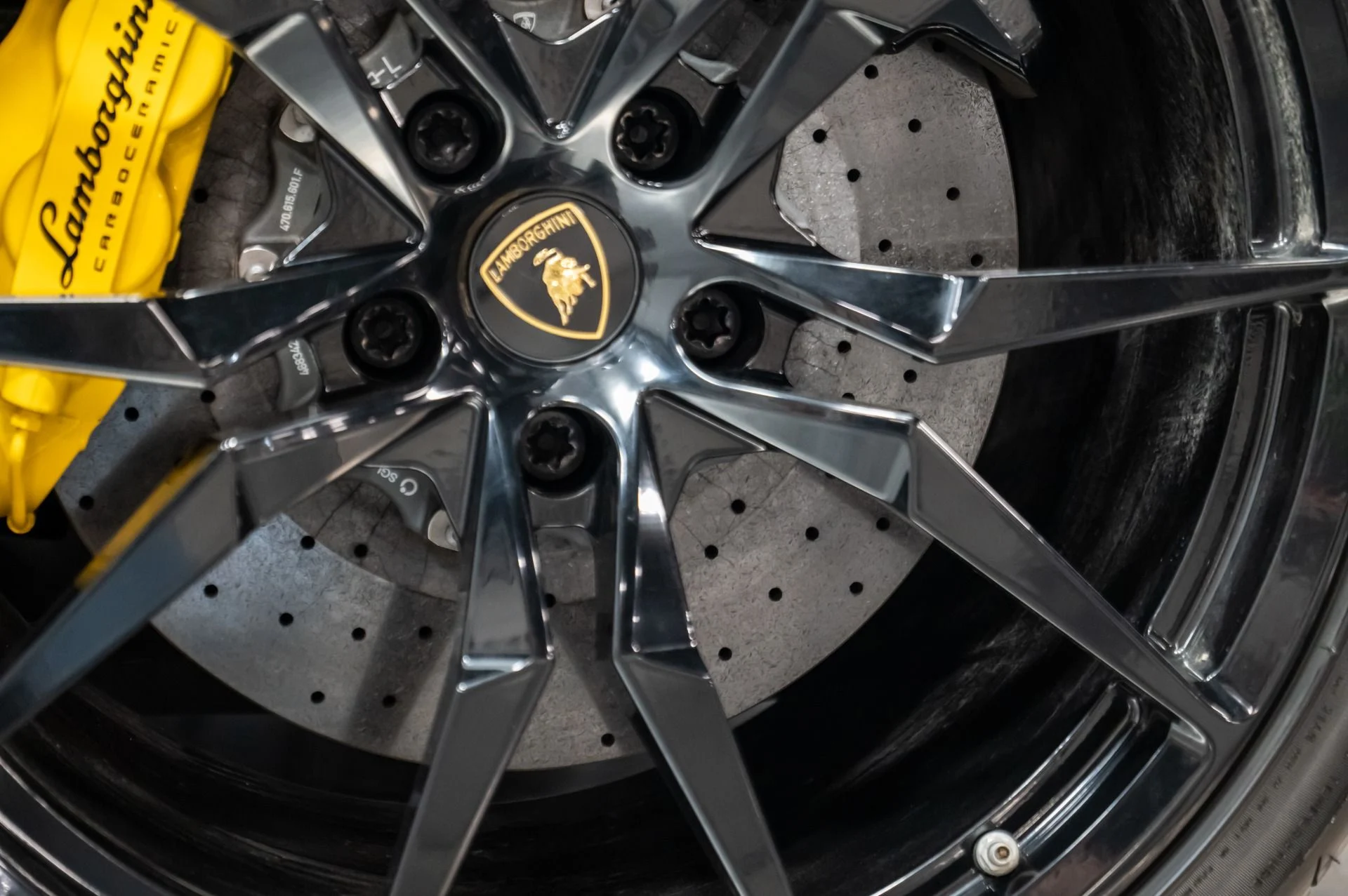 mph046_345481452_Used_2014_Lamborghini_Aventador_1769104446_55c84211a4