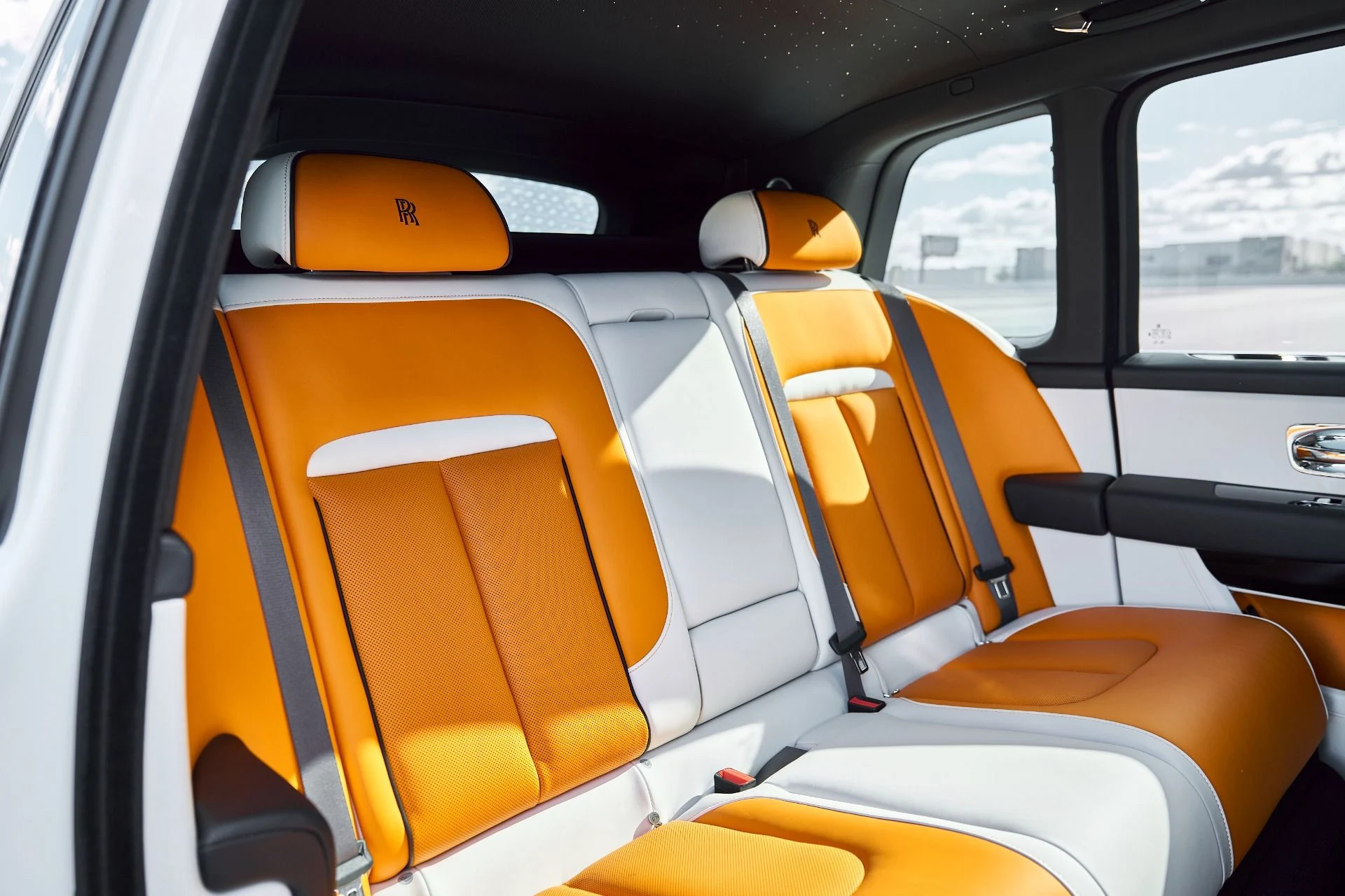mph046_3497713151_Used_2026_Rolls_Royce_Cullinan_Base_1766884792_1d1d155fca