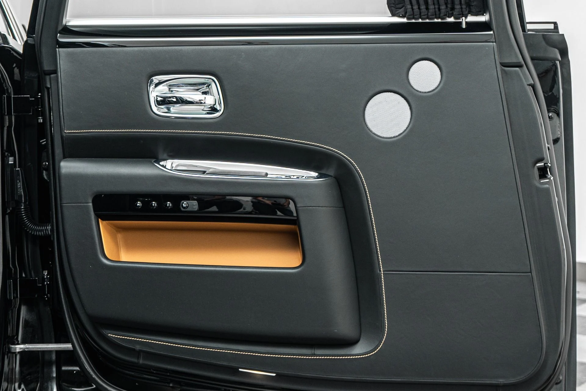 mph046_3499852315_Used_2017_Rolls_Royce_Ghost_Extended_Wheelbase_393_K_MSRP_Two_Tone_Paint_Rear_Chiller_1774532559_3d2ea515f4