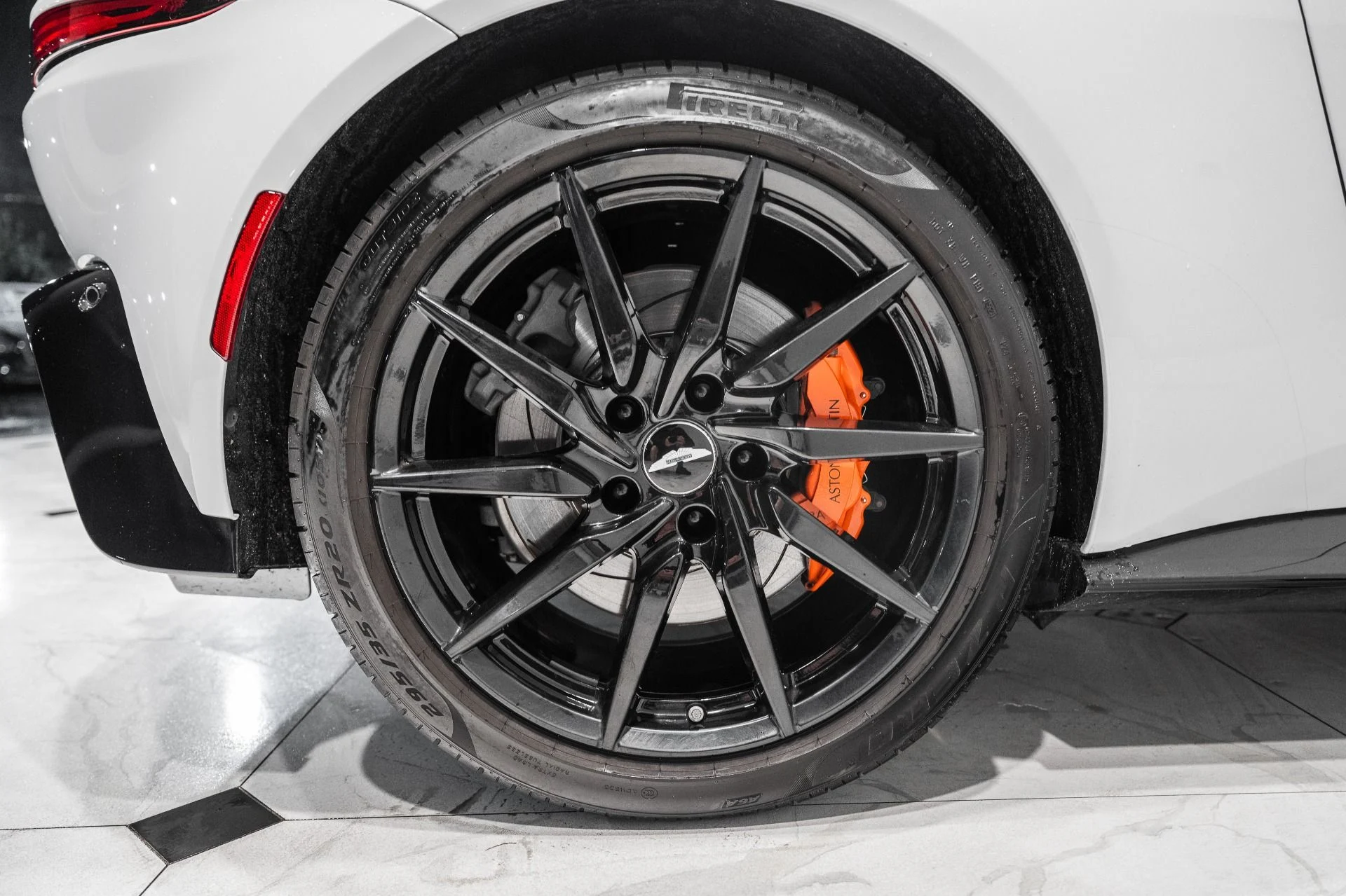 mph046_3527239373_Used_2019_Aston_Martin_Vantage_1790176598_7843cc4535
