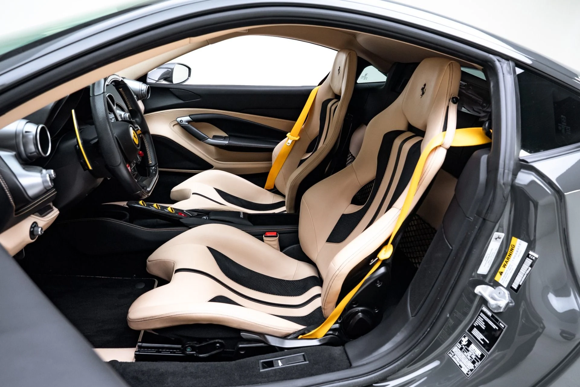 mph046_3536194722_Used_2022_Ferrari_F8_Tributo_1775088236_1db023ed68