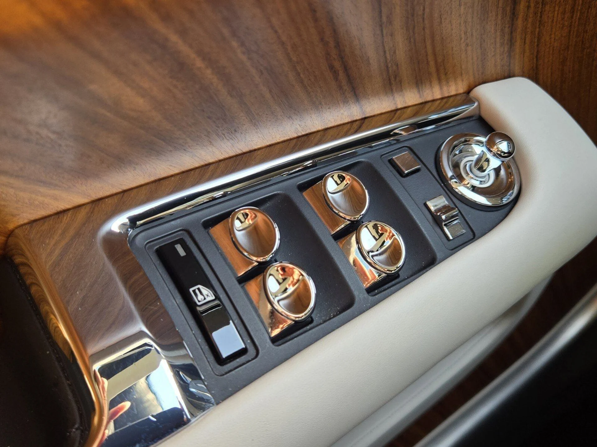 mph046_3540825606_5f5f3c327860d4da25c1eeac9dcdf08bx_0f9d22d5c6