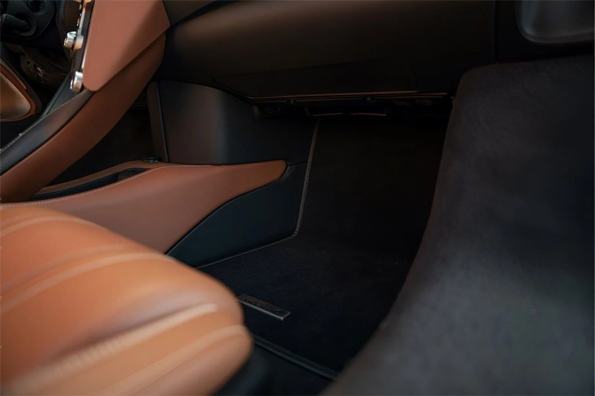 mph046_3542516069_image_48_5add407e01