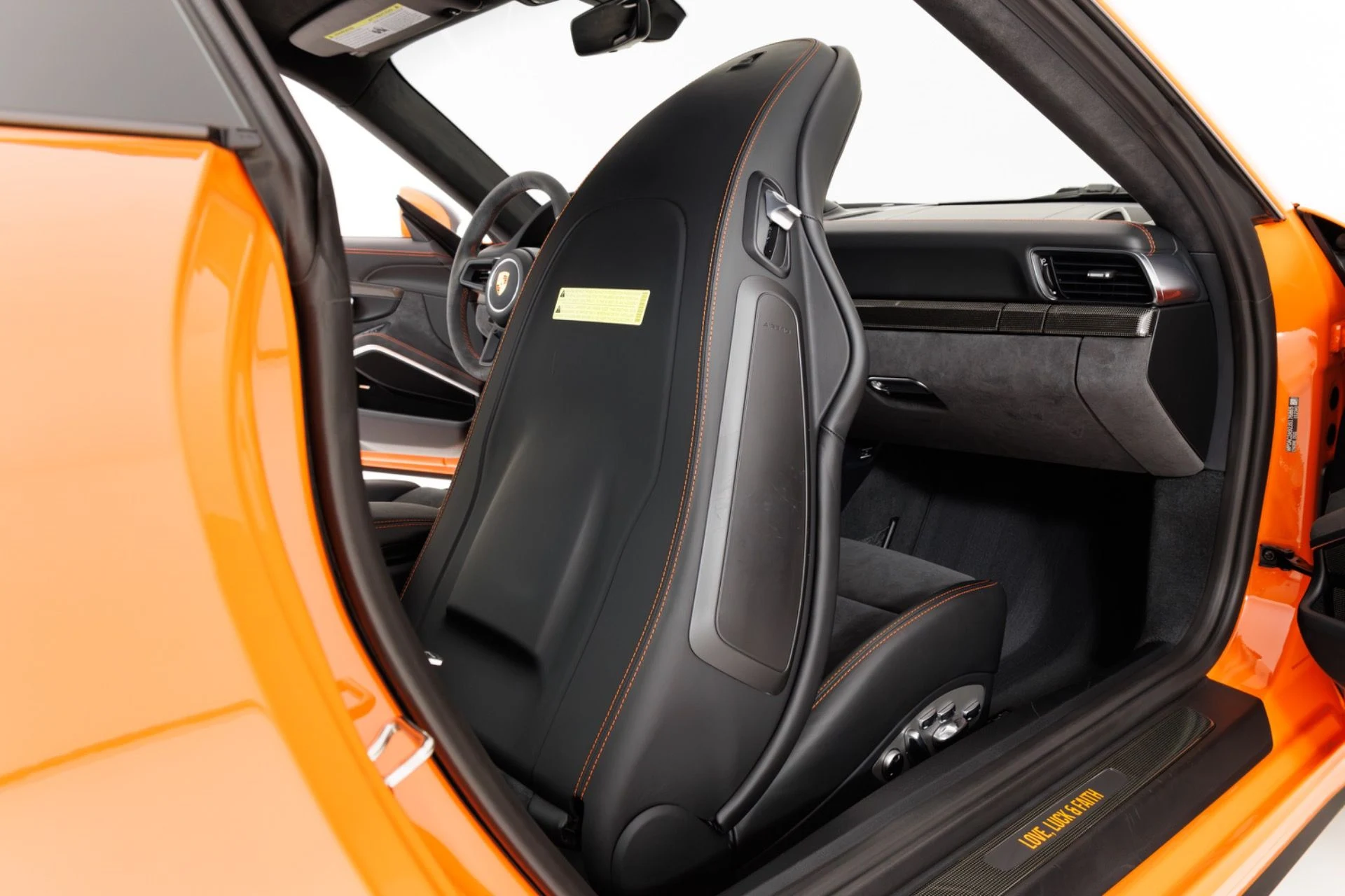 mph046_3560278766_Used_2018_Porsche_911_GT_3_1785880190_8fbe77bcb2
