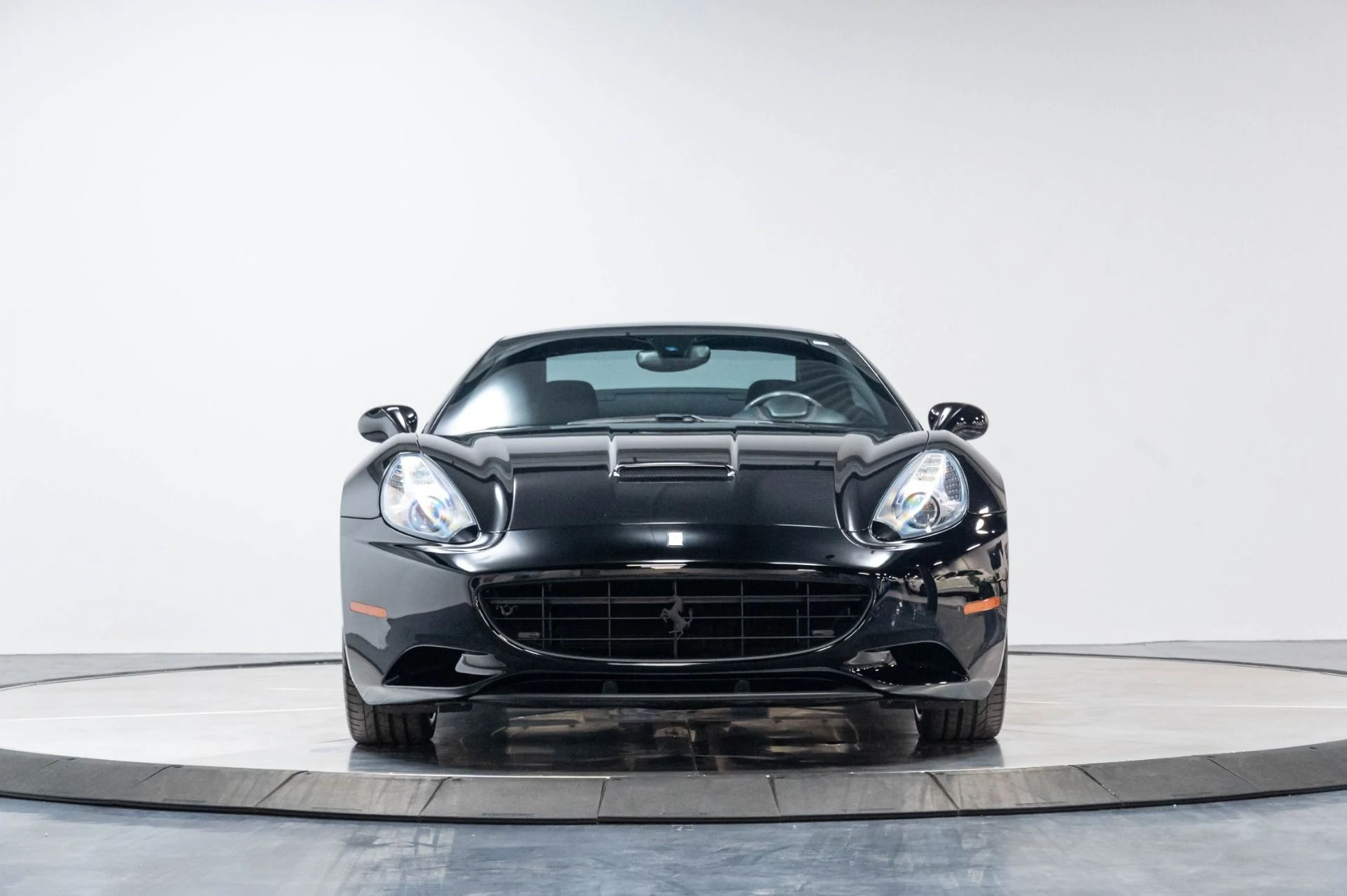 mph046_357119603_Used_2013_Ferrari_458_Spider_Base_1787598451_3cdffa4f44