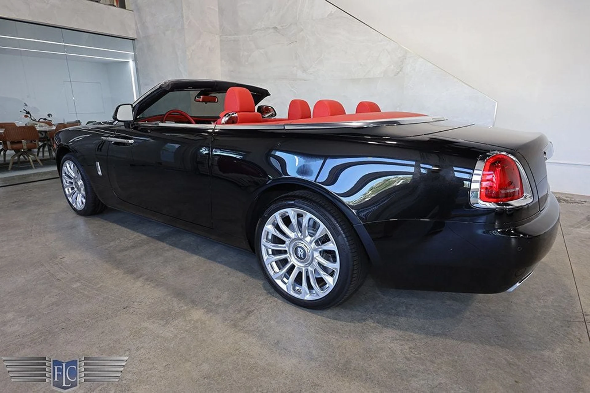 mph046_3574820455_used_2021_rolls_royce_dawn_convertible_9689_22905952_47_1024_46e0bbc286
