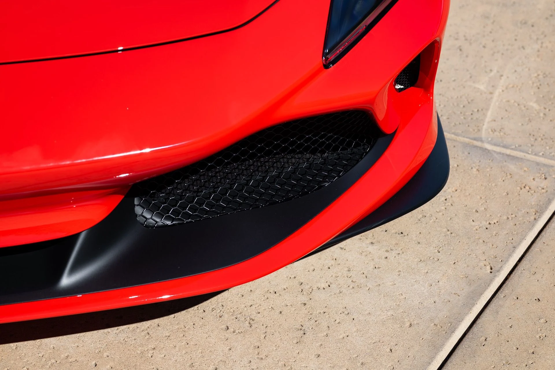 mph046_3579644690_Used_2022_Ferrari_F8_Spider_1791574017_d9443c8a9f