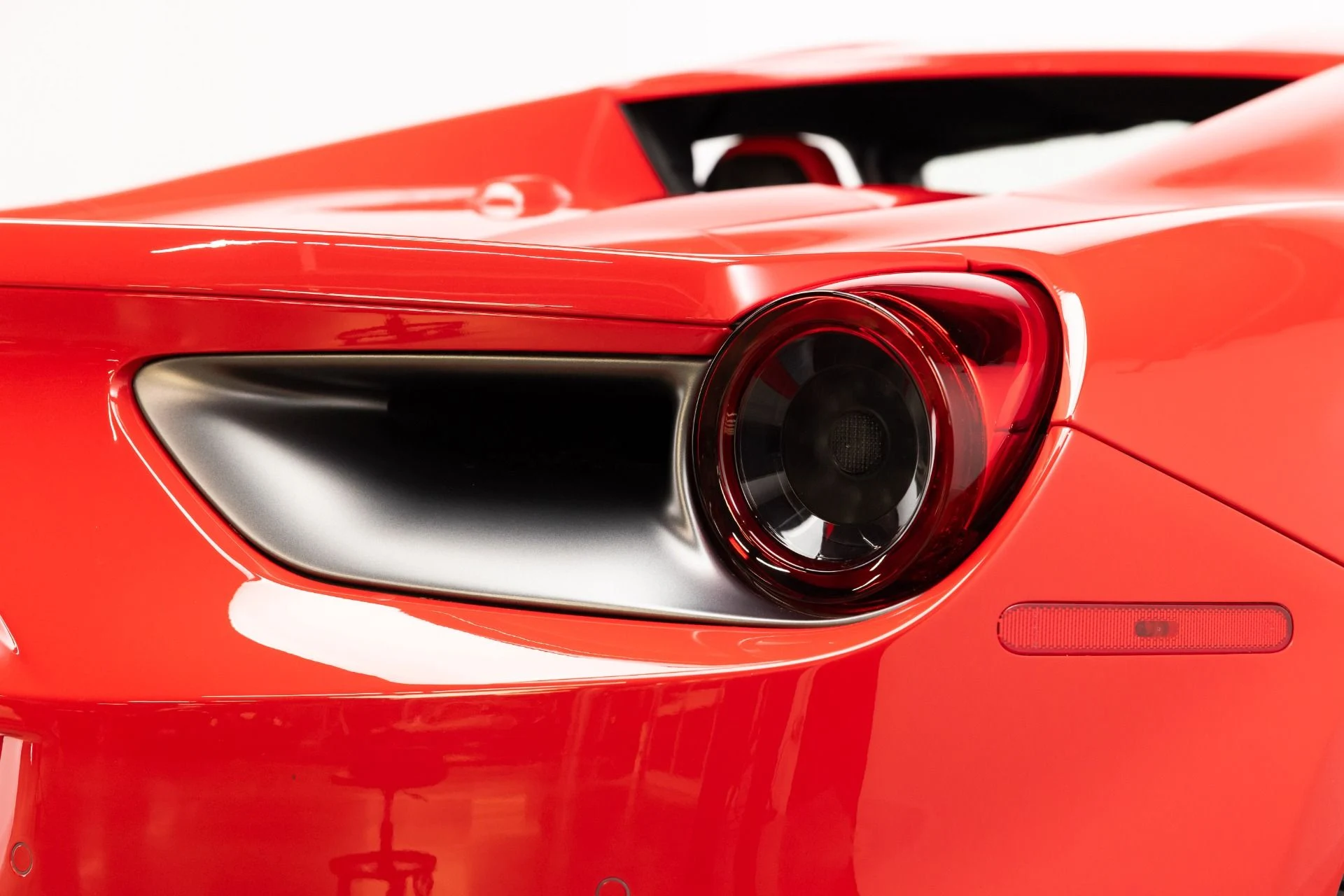 mph046_3587888148_Used_2017_Ferrari_488_Spider_1782928038_8bf328fed8