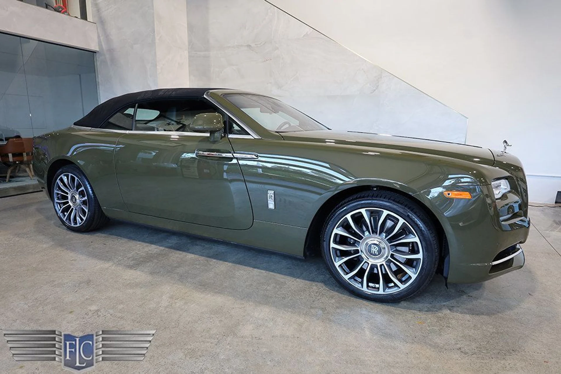 mph046_3605914688_used_2021_rolls_royce_dawn_convertible_9689_23009297_47_1024_d2d5ec8c58