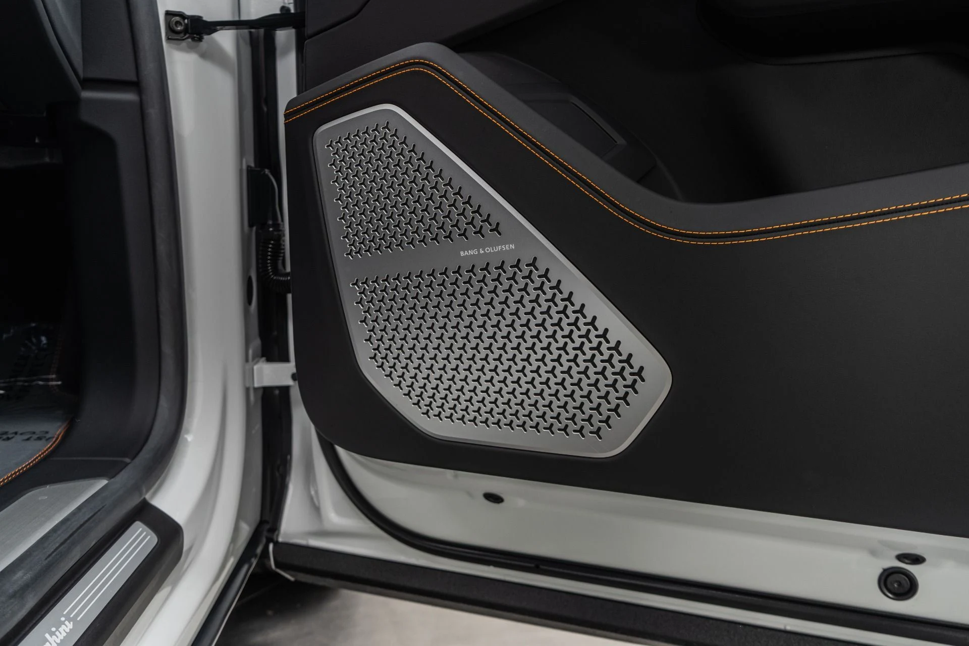 mph046_3610398078_Used_2022_Lamborghini_Urus_1778007764_e155493e3c