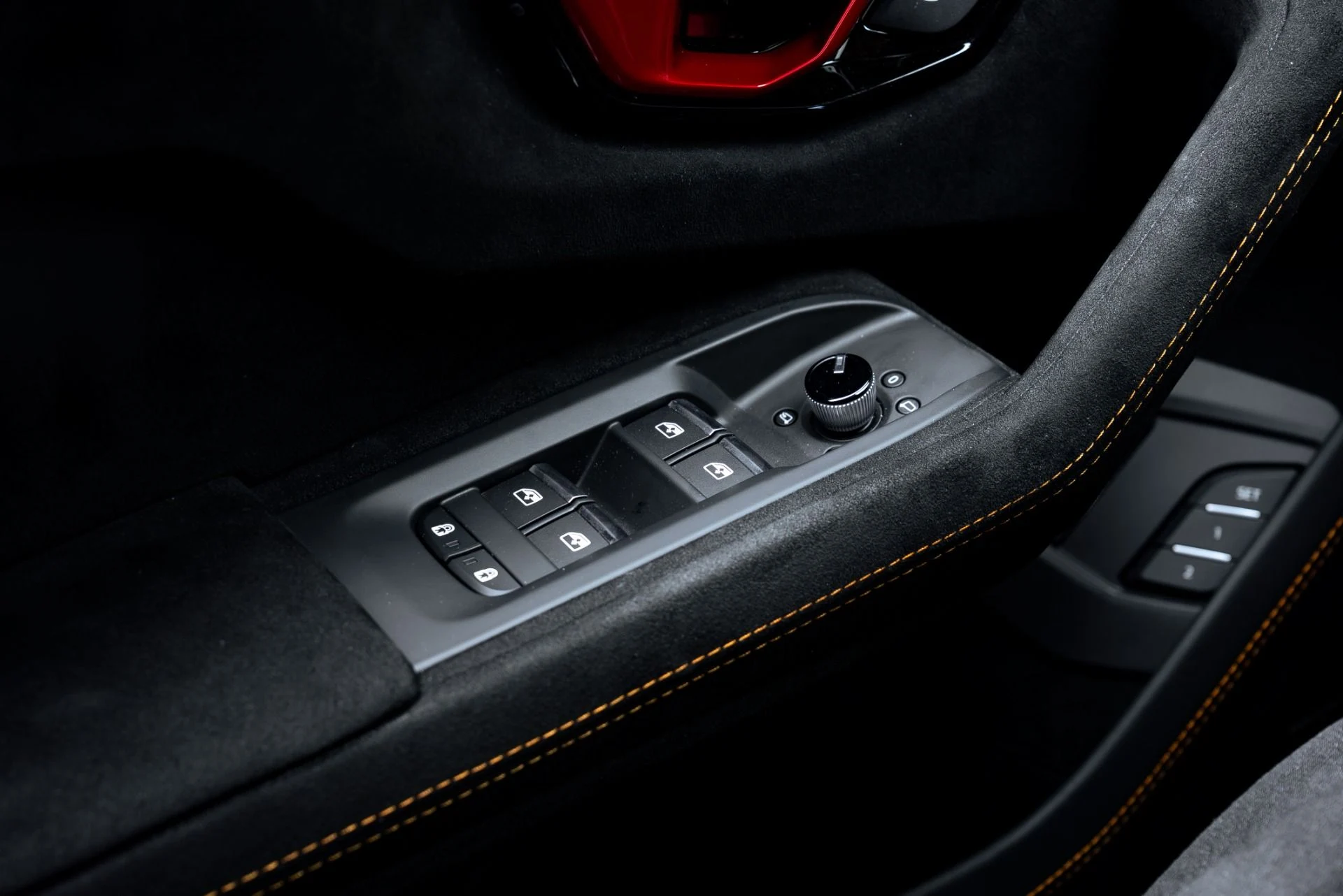 mph046_3610957300_Used_2023_Lamborghini_Urus_Performante_1776977972_fdb6748833