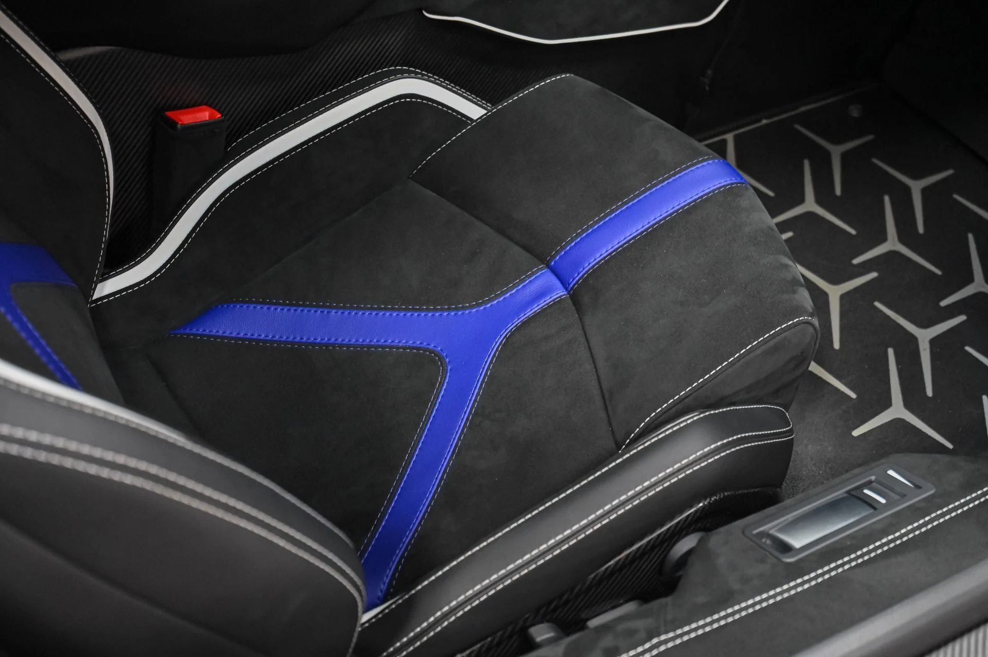 mph046_3645165657_Used_2019_Lamborghini_Aventador_SVJ_1760550459_6a3d329d55