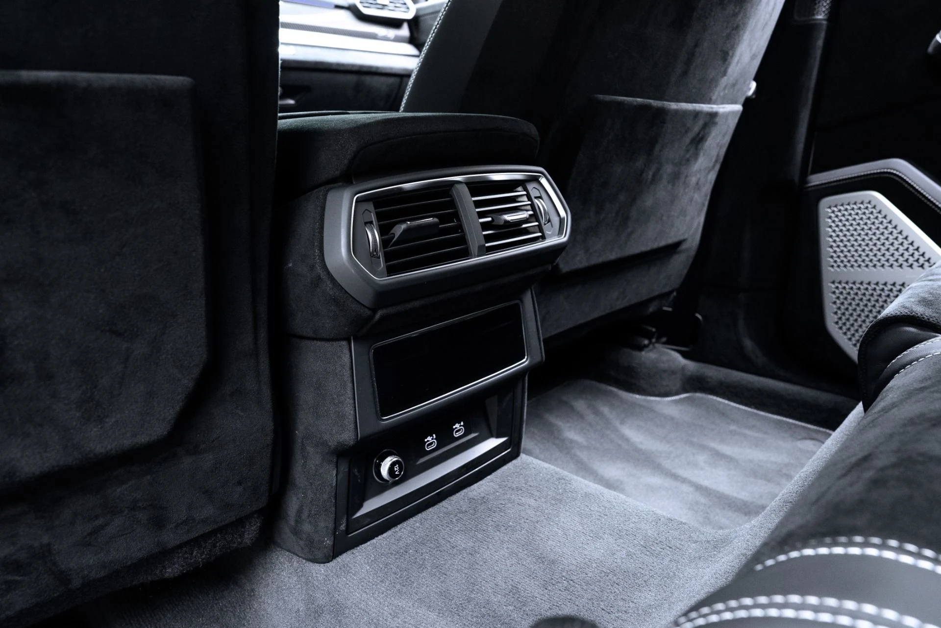 mph046_3673343756_Used_2024_Lamborghini_Urus_Performante_1775146757_048ed14265