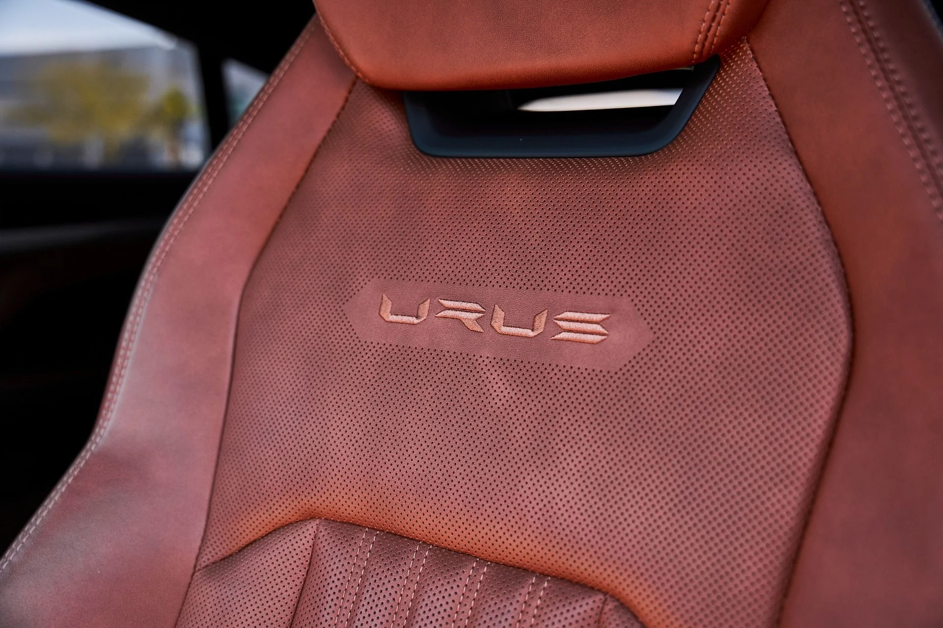 mph046_367830705_Used_2023_Lamborghini_Urus_S_1771891312_2657880126