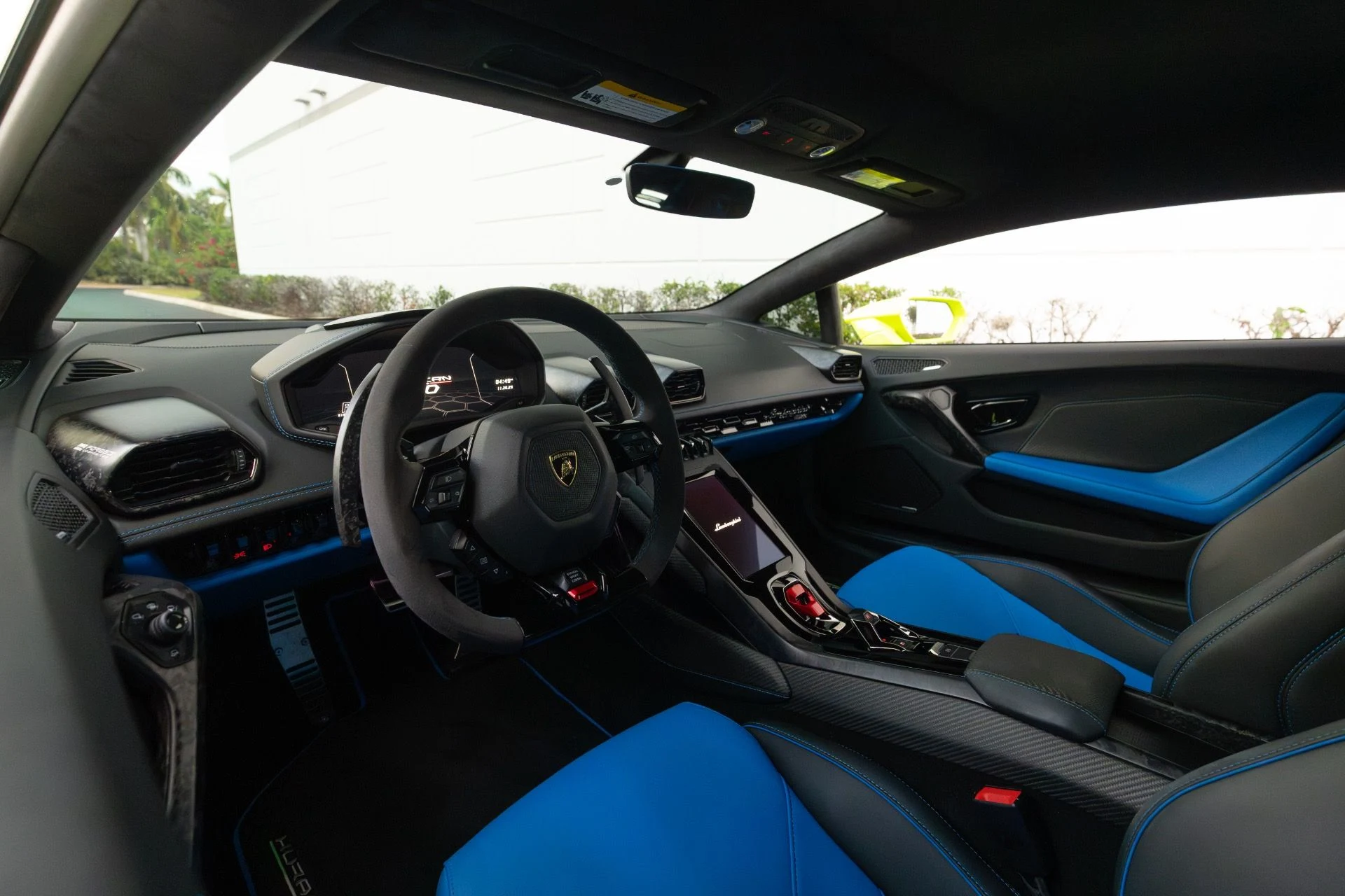 mph046_369283805_Used_2020_Lamborghini_Huracan_EVO_1764467729_a1eddbbf03