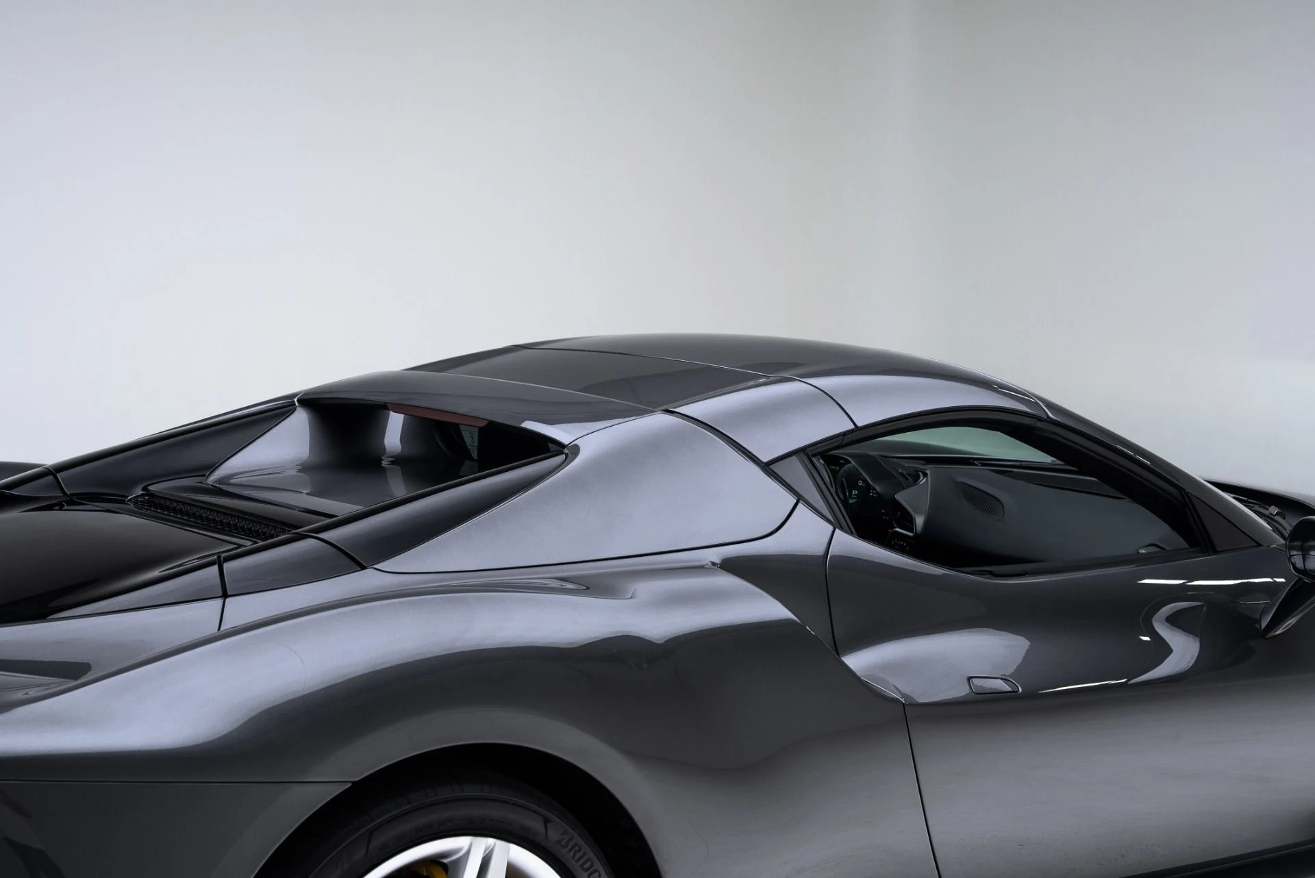 mph046_3707416208_Used_2025_Ferrari_296_GTS_1775518490_1ff7e2c1ee