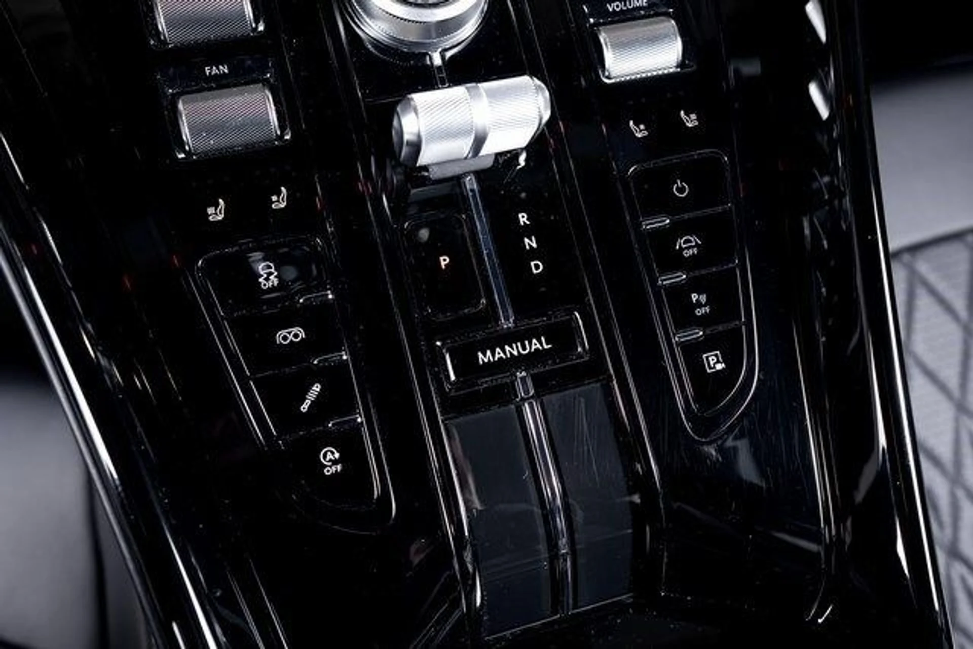 mph046_370888012_4c92be8d36a022f8227bdd4fd42ff338x_899d62a48a