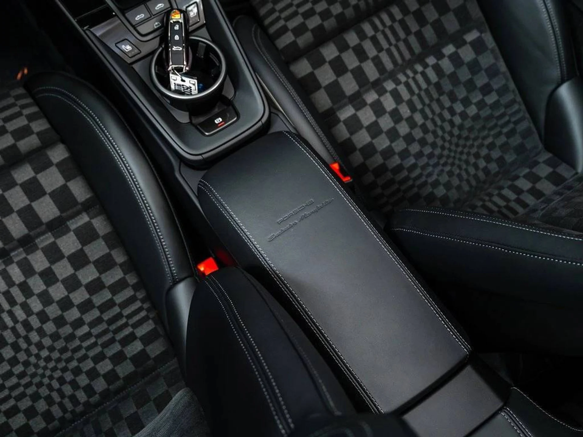 mph046_3712989101_75b0e36a9f4b00112bc1e7e1afb35f70_c2b4ff7893