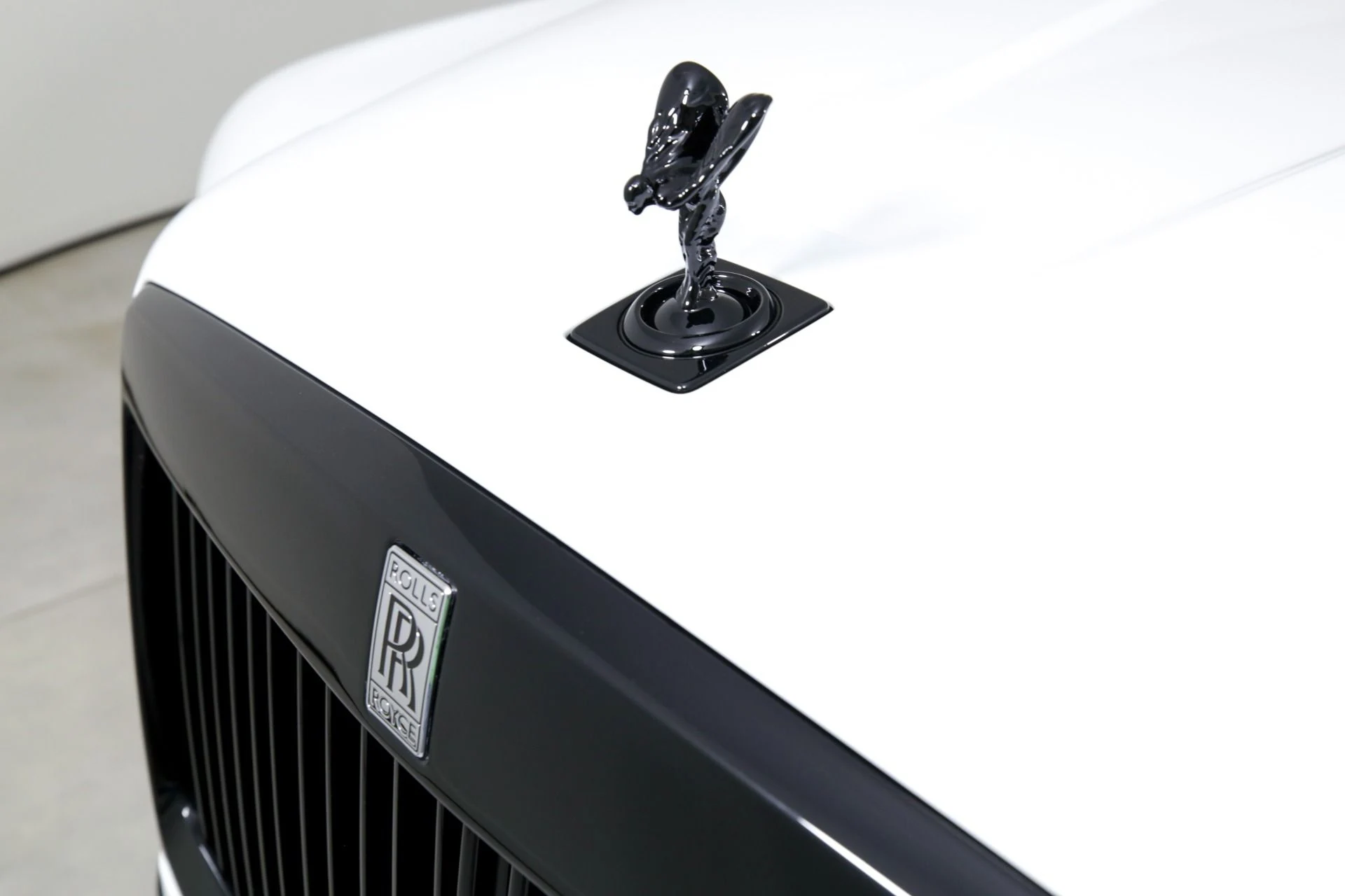 mph046_3717039678_Used_2023_Rolls_Royce_Cullinan_1744926218_10b8dc154a