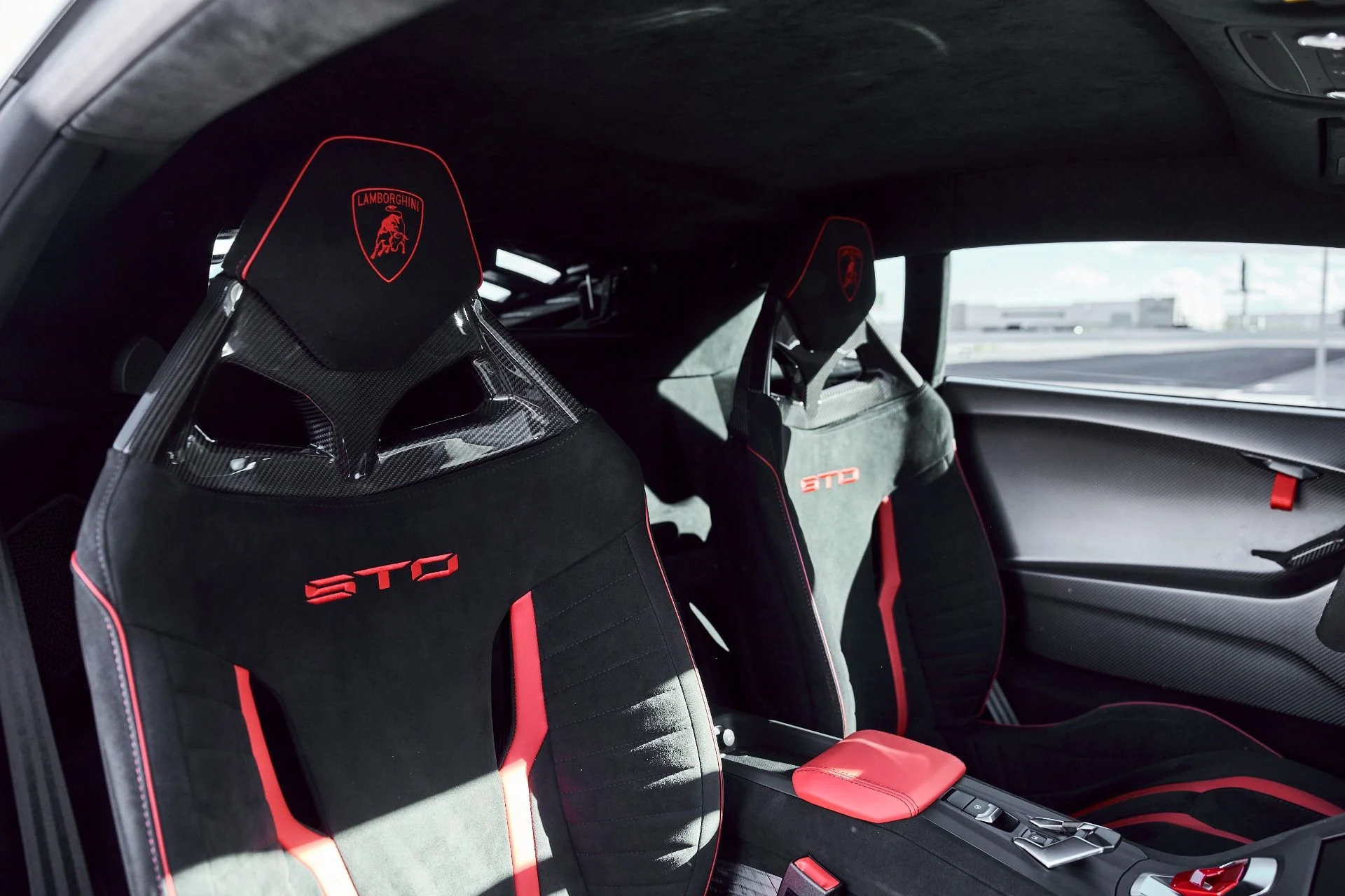 mph046_3729482637_Used_2023_Lamborghini_Huracan_STO_Base_1771381305_3751a4b0fc