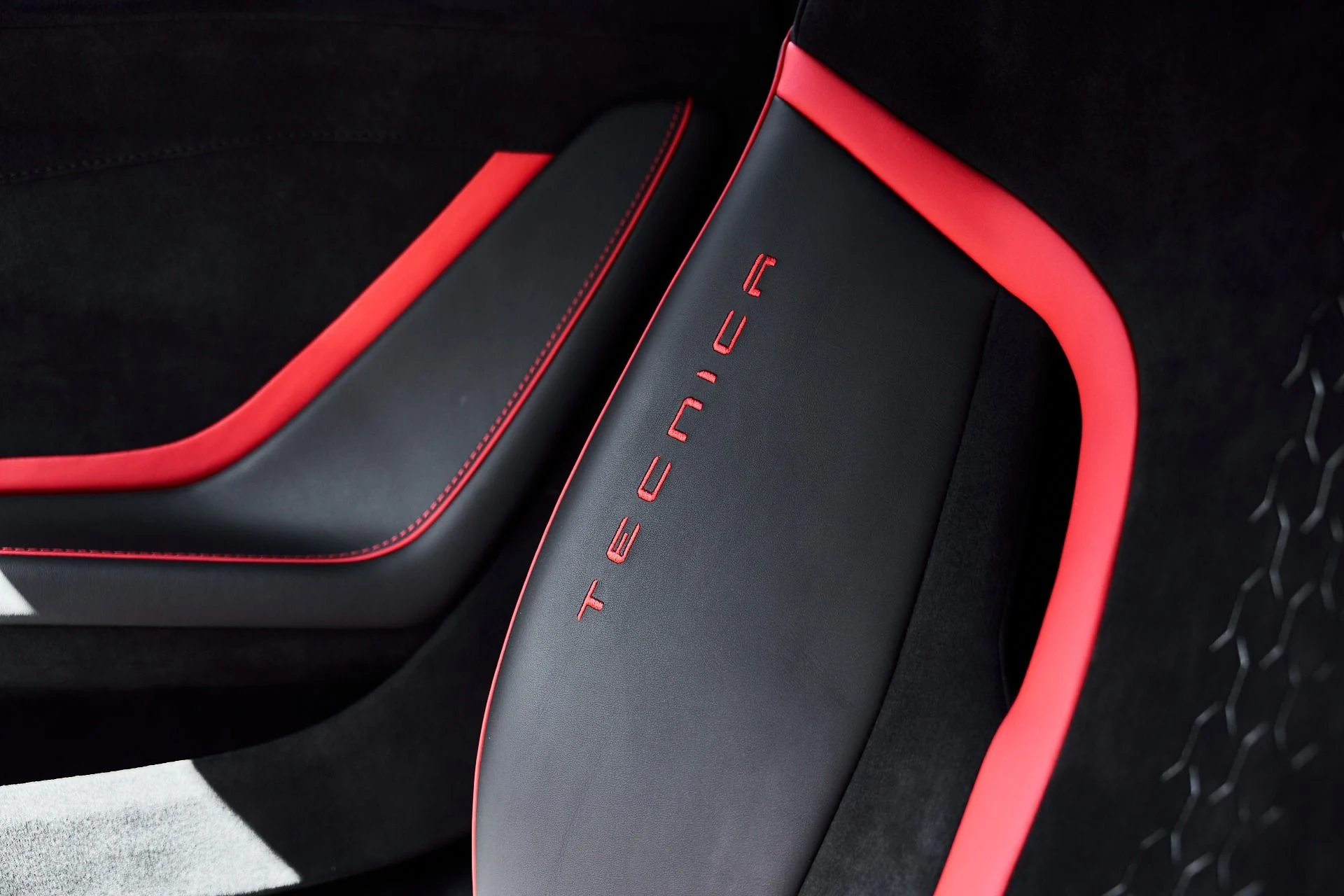mph046_3729879925_Used_2023_Lamborghini_Huracan_1778117642_167f9c1b6d