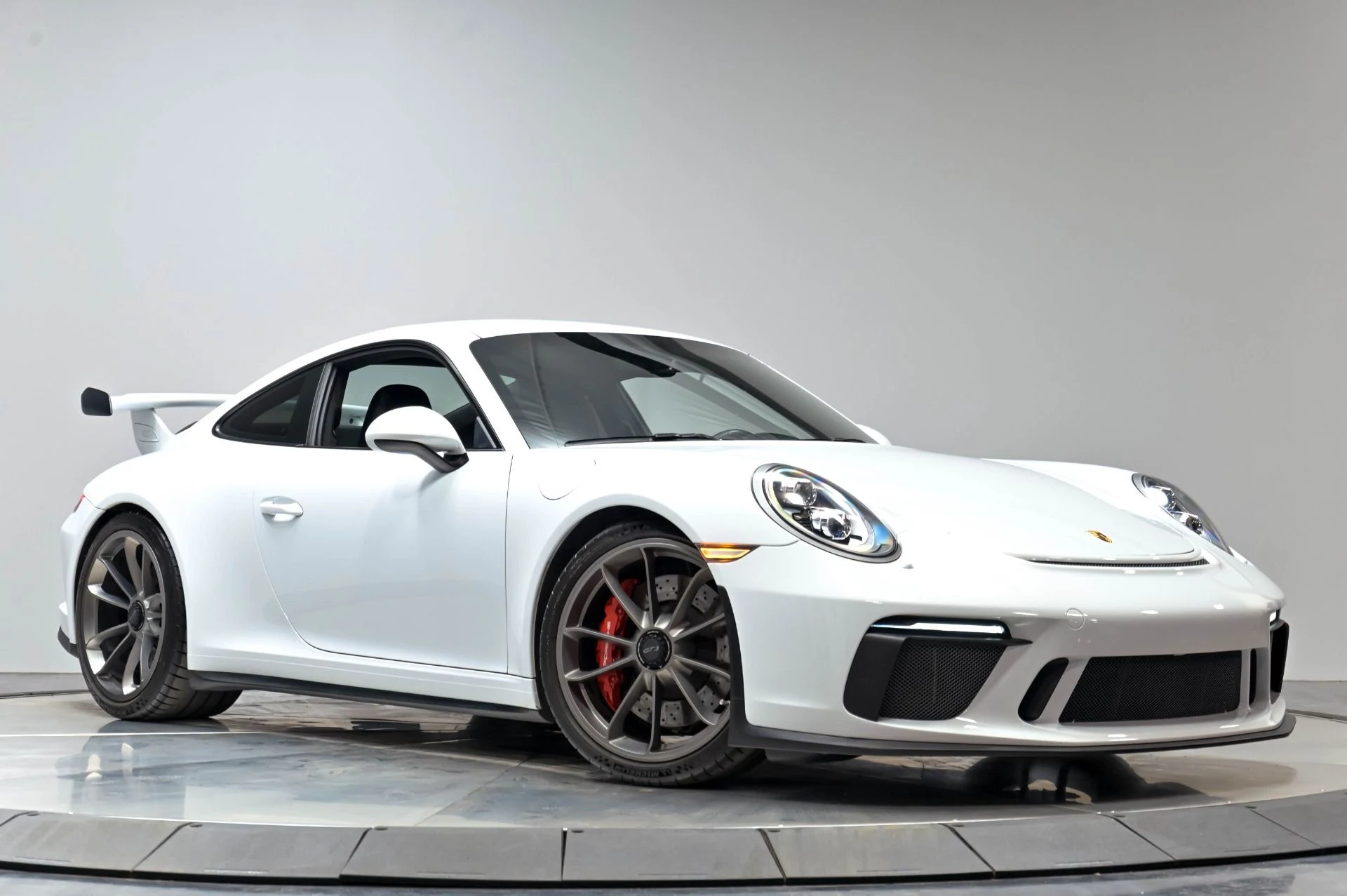 mph046_3740121523_Used_2018_Porsche_911_GT_3_1778195447_6dc10b7446