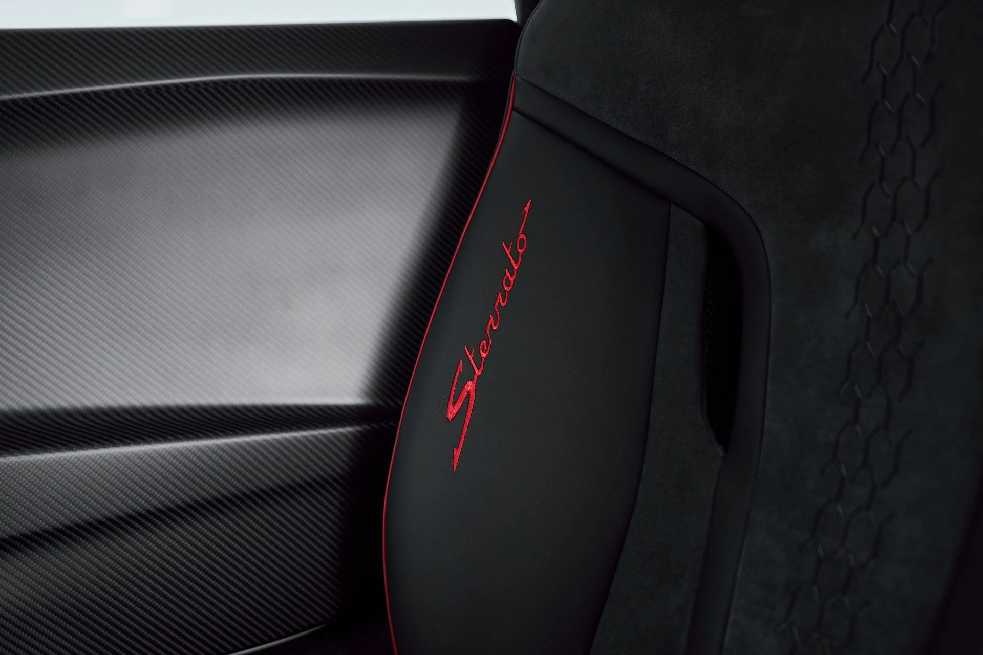 mph046_3755694982_Used_2023_Lamborghini_Huracan_Base_1764123614_2ff6b66823