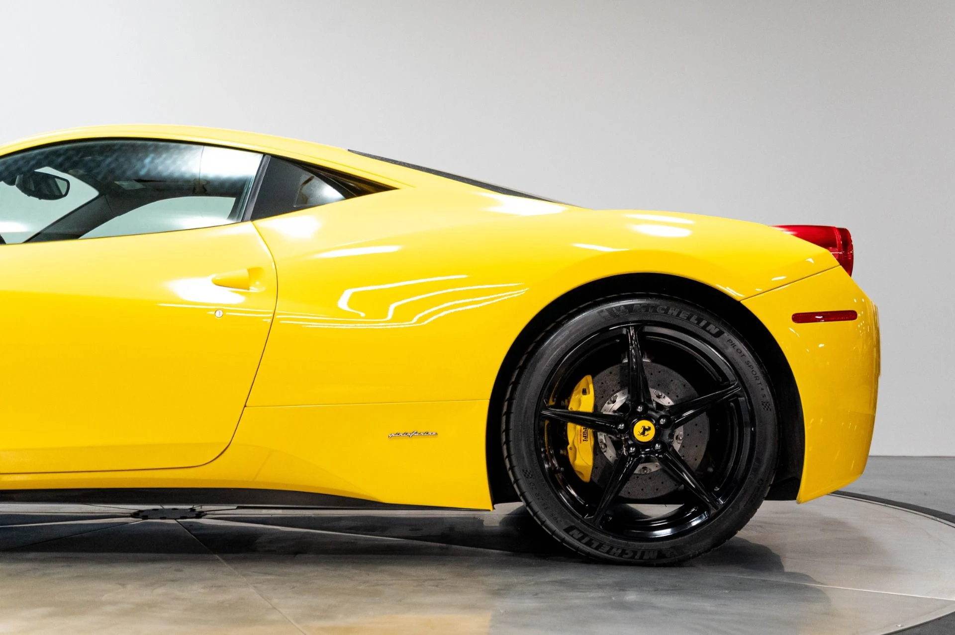mph046_3756673661_Used_2010_Ferrari_458_Italia_1783118386_0d93ee32fd