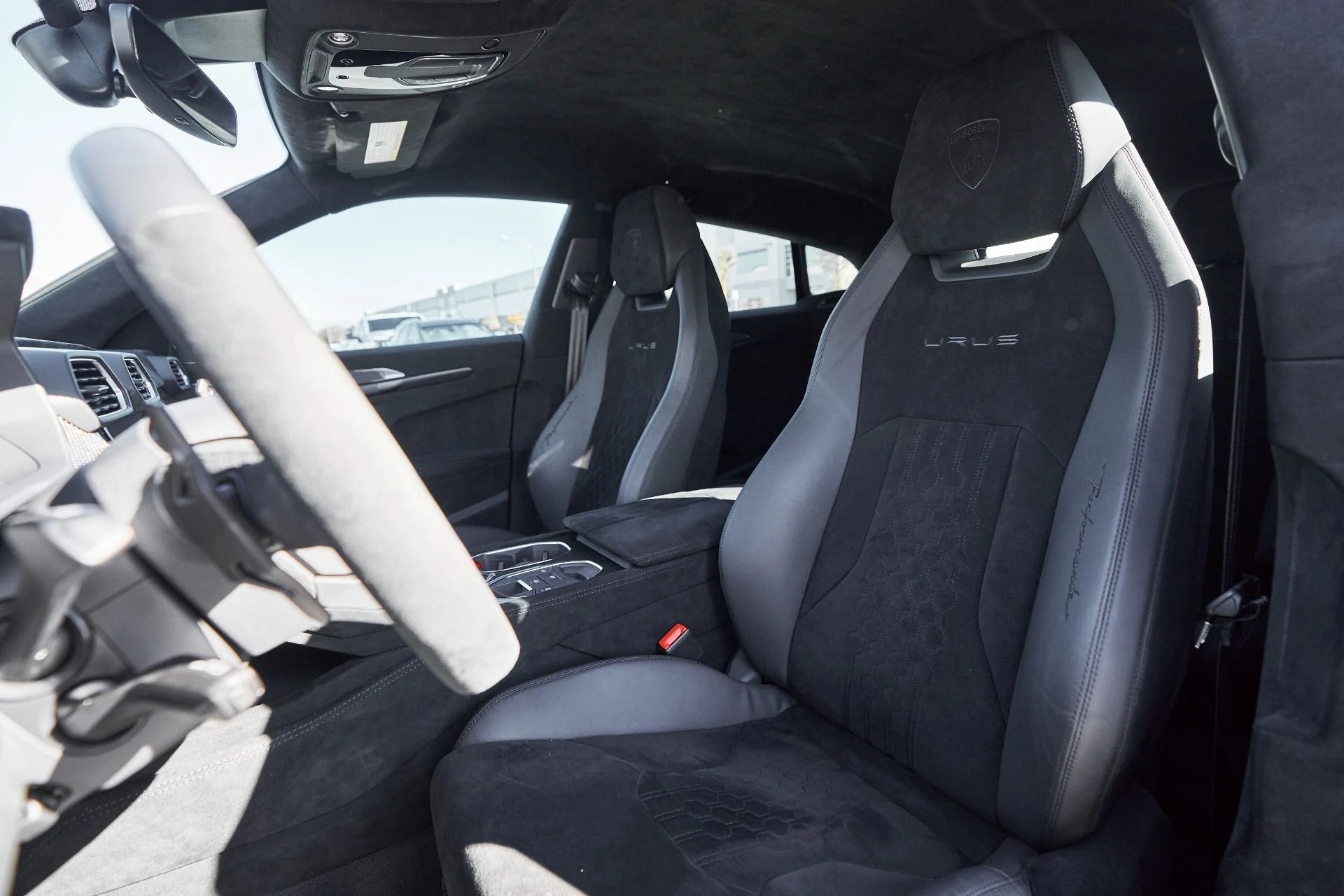 mph046_376176039_Used_2023_Lamborghini_Urus_Performante_1761860786_cd659670bf