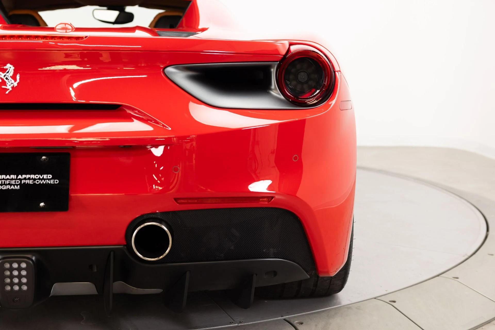 mph046_3771504283_Used_2019_Ferrari_488_Spider_1787231247_db74bc2546
