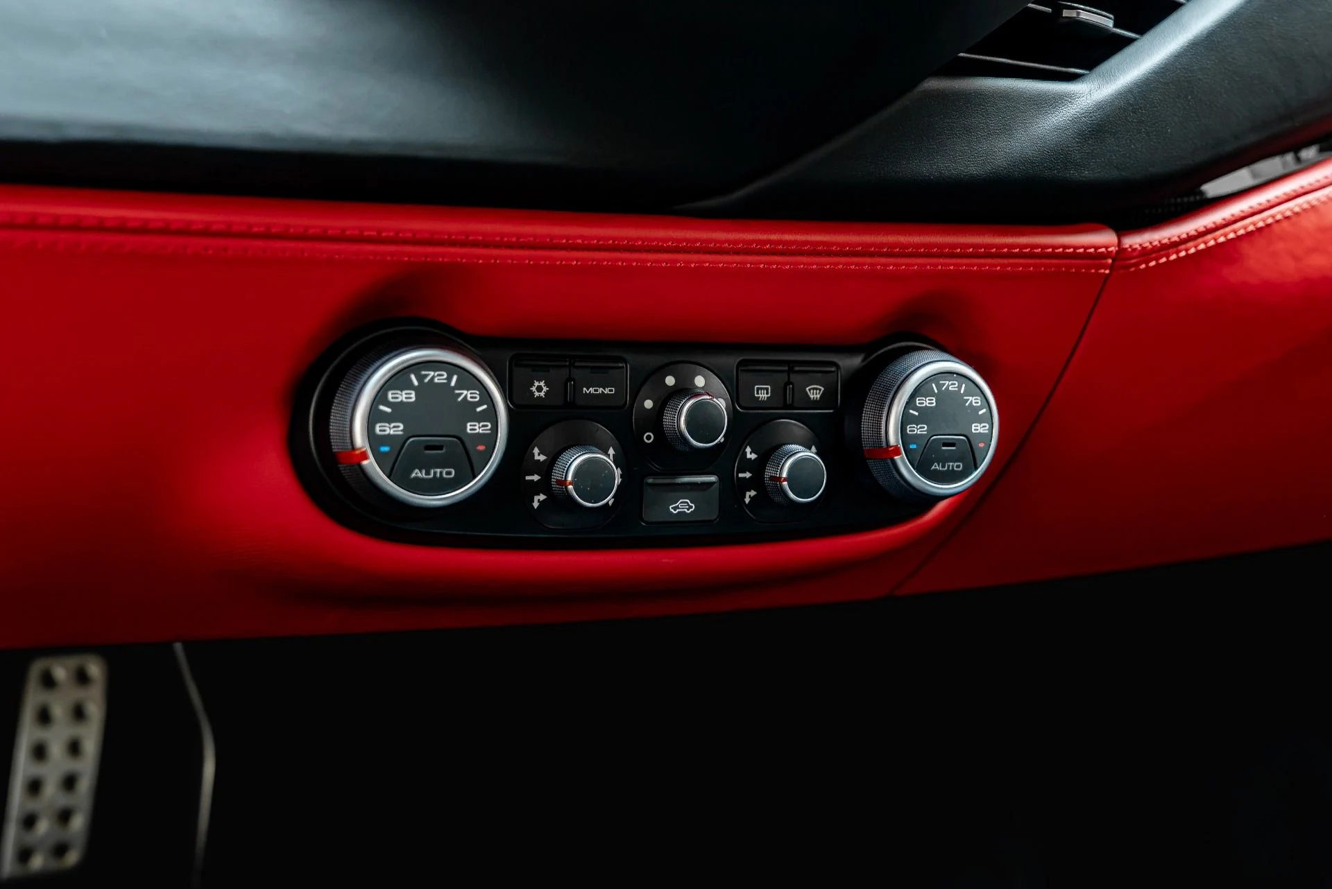 mph046_3782613760_Used_2018_Ferrari_488_GTB_1785446231_0d46dcd0ae