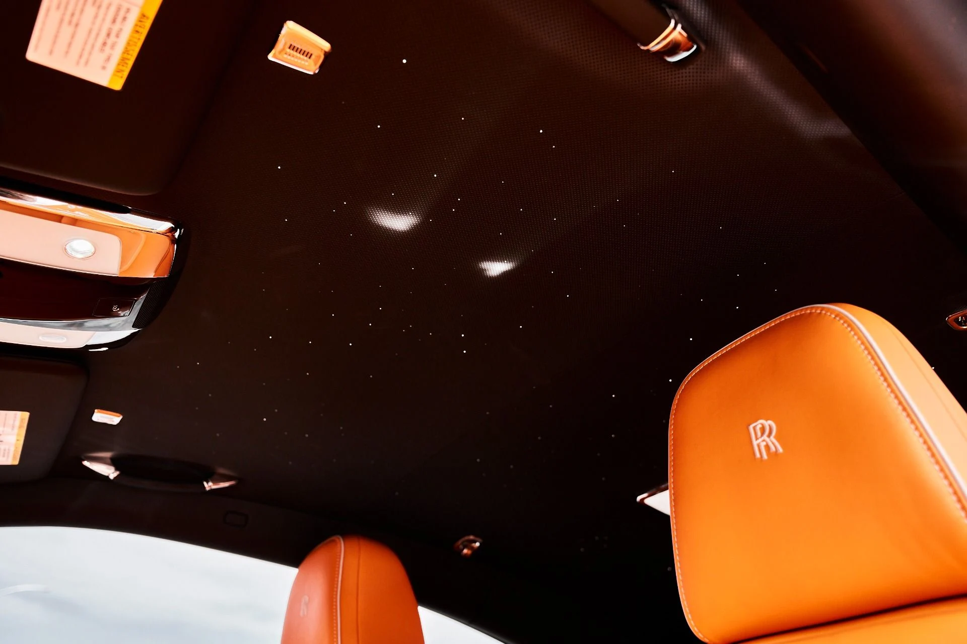 mph046_3799024576_Used_2025_Rolls_Royce_Spectre_Base_1775928280_e5e3227963