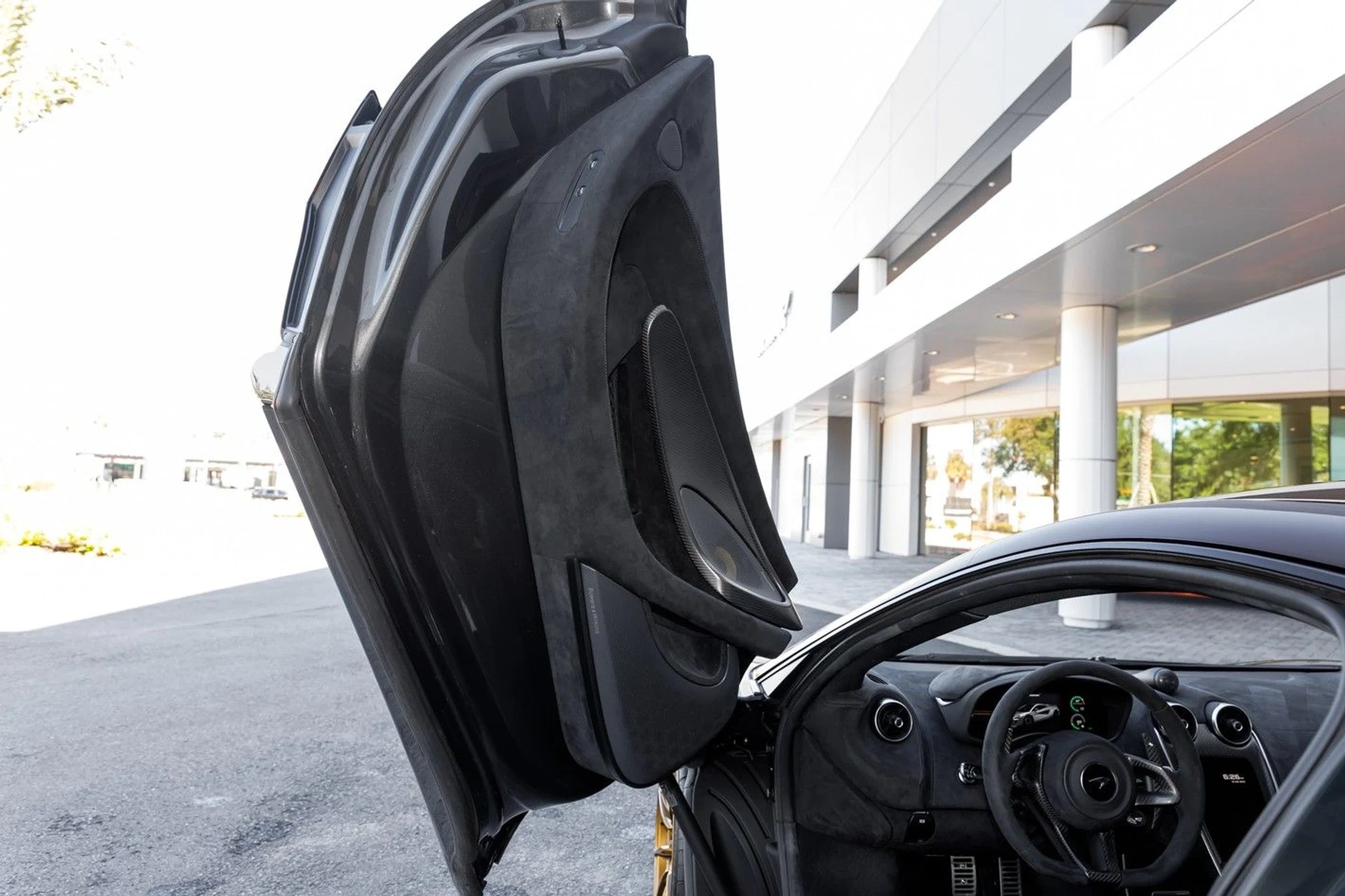 mph046_380548124_615_p47_l_051a000eb2