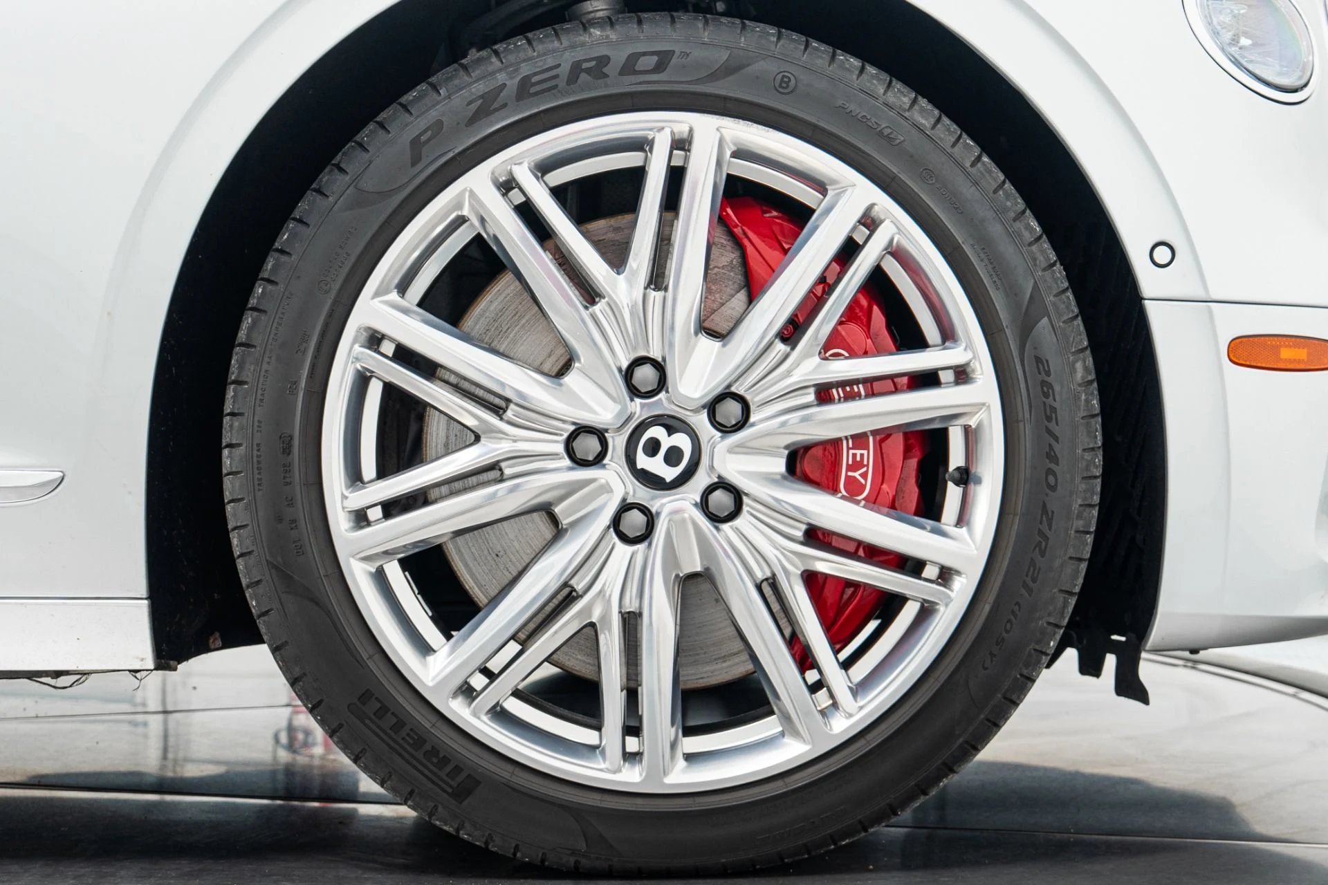 mph046_3813887626_Used_2022_Bentley_Flying_Spur_V8_Great_Colors_Engine_Turned_Veneers_Mulliner_Package_1773426233_14682731fb