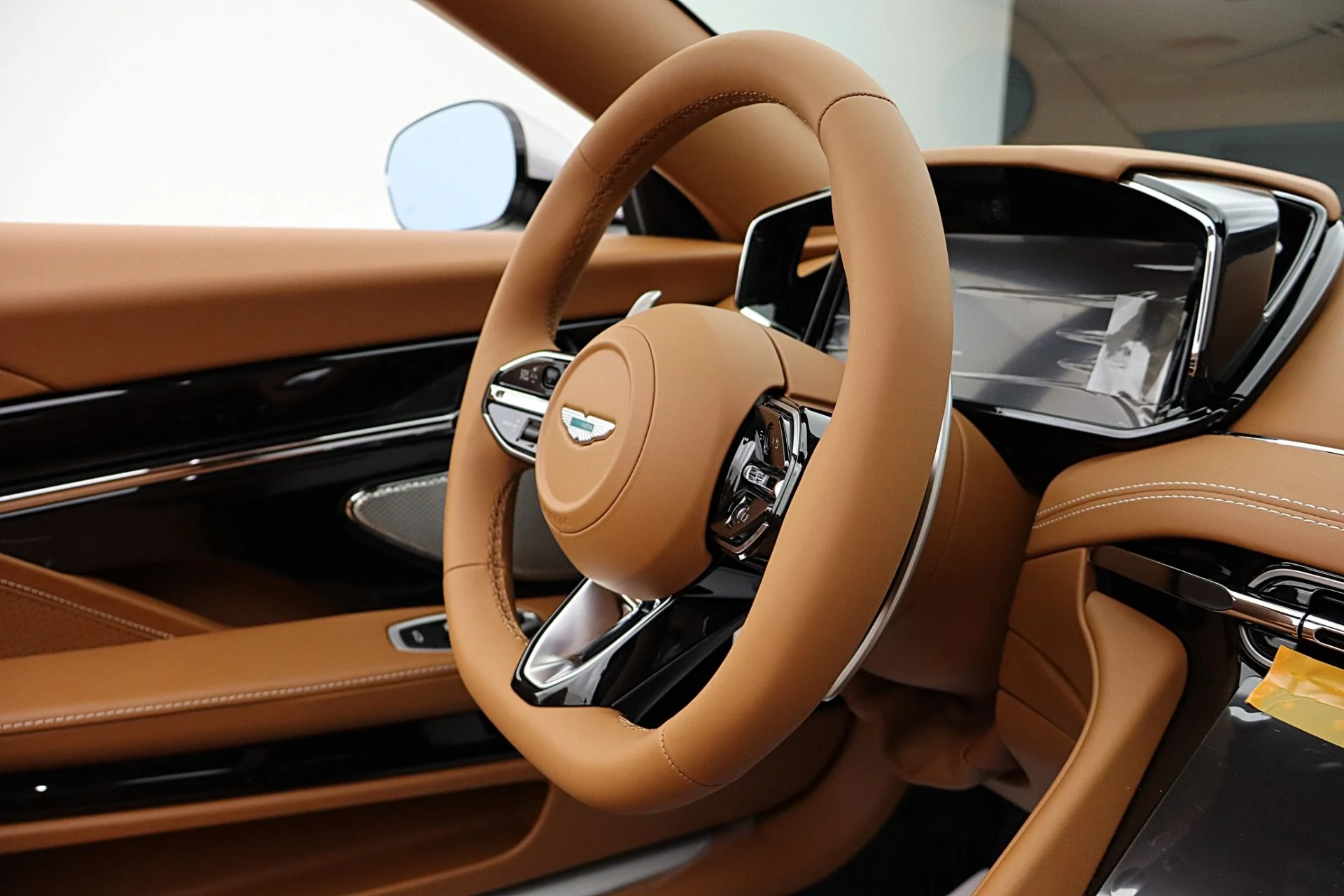 mph046_3825572272_New_2026_Aston_Martin_DB_12_S_Volante_75e4d0de1b
