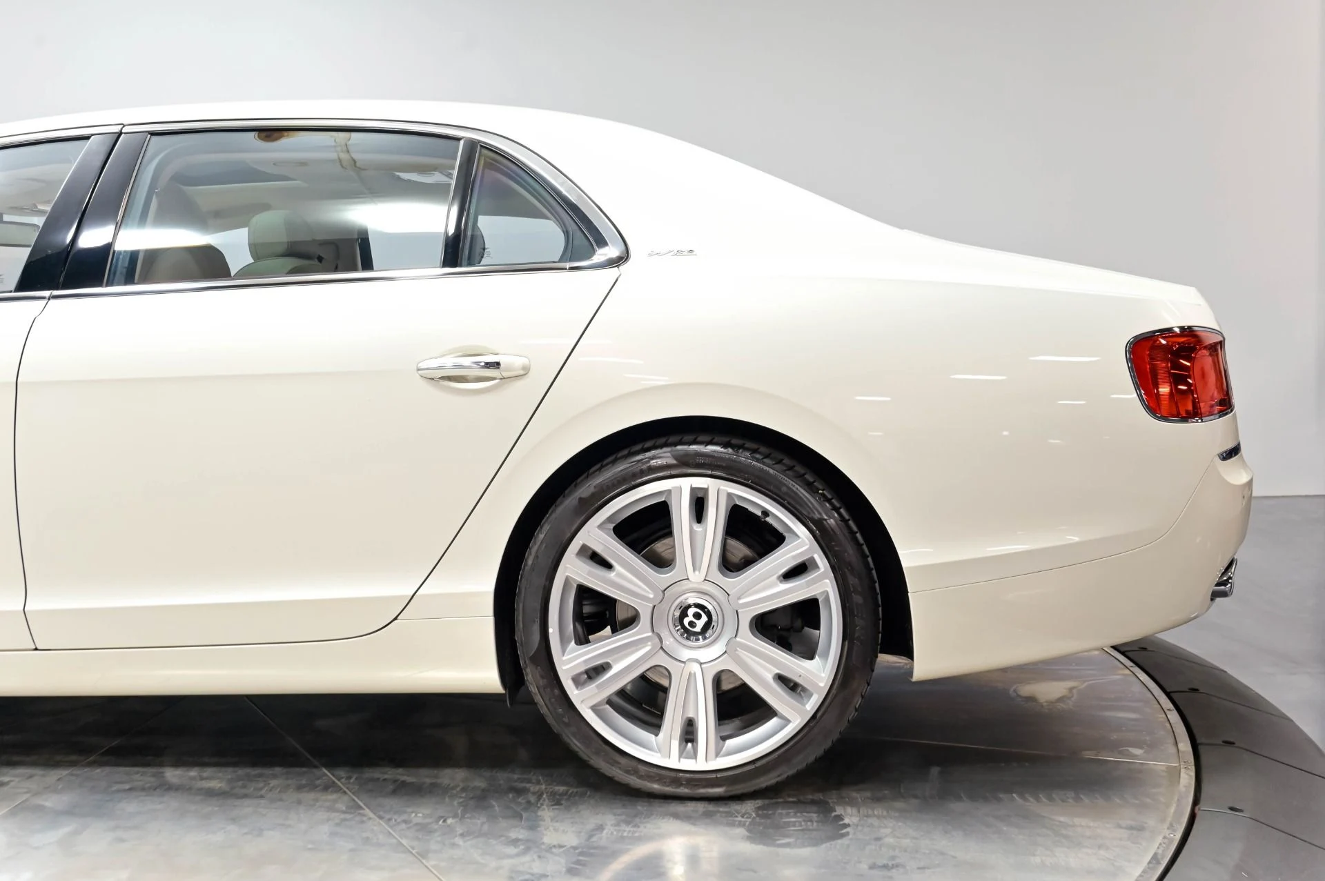 mph046_3839391331_Used_2016_Bentley_Flying_Spur_W12_1779838751_ccd61230a9