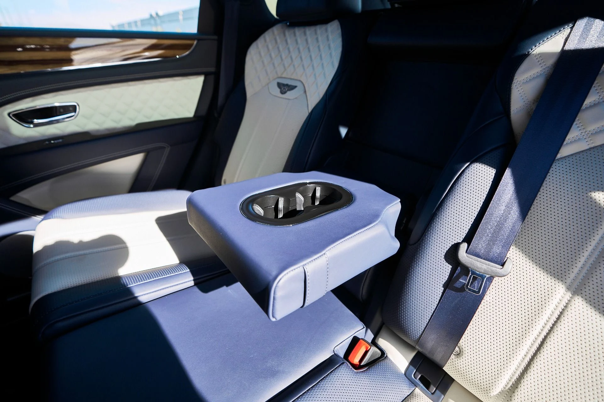 mph046_3847399231_Used_2021_Bentley_Bentayga_V8_1764209042_176e118365