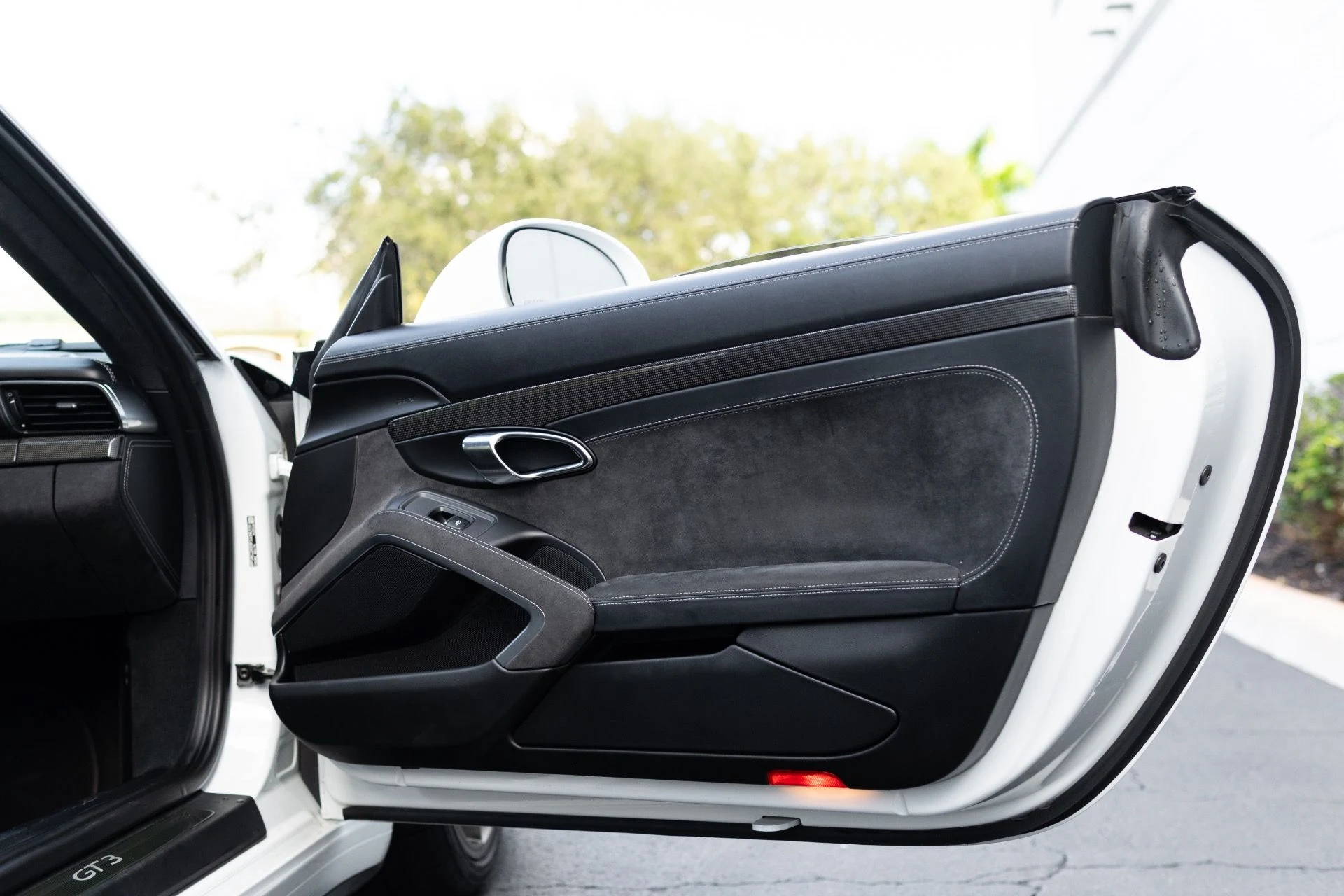 mph046_3851009052_Used_2015_Porsche_911_GT_3_1766771055_6028331093