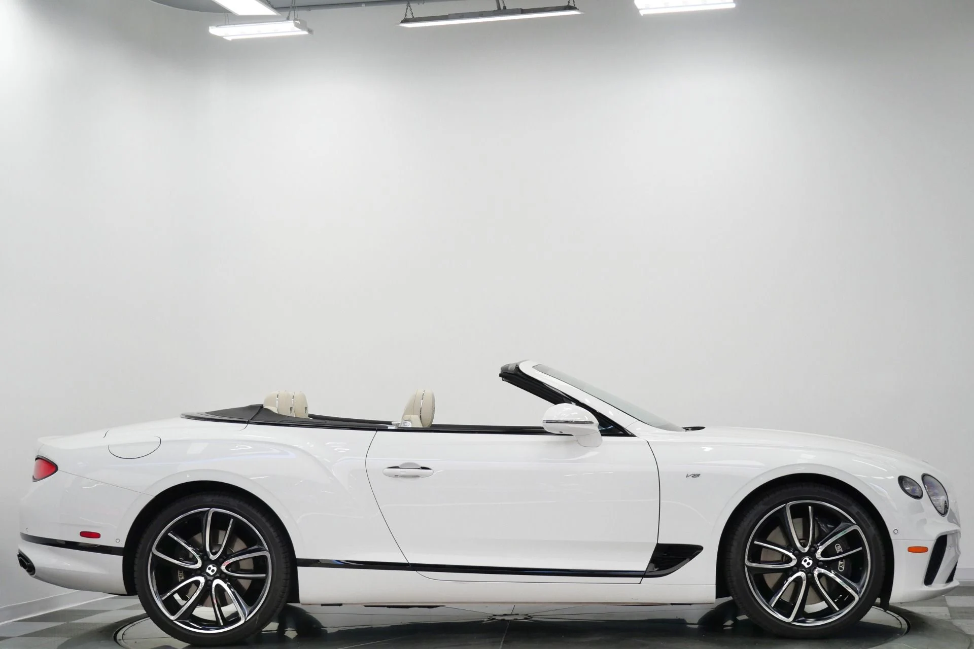 mph046_3856131648_Used_2022_Bentley_Continental_GTC_V8_Mulliner_Specification_Front_Seat_Comfort_Specification_1775574655_acf5a6fc63