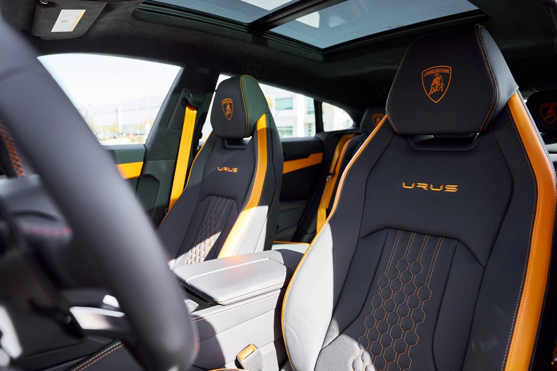 mph046_3862313033_Used_2024_Lamborghini_Urus_S_1768961934_a0cfacb3a6