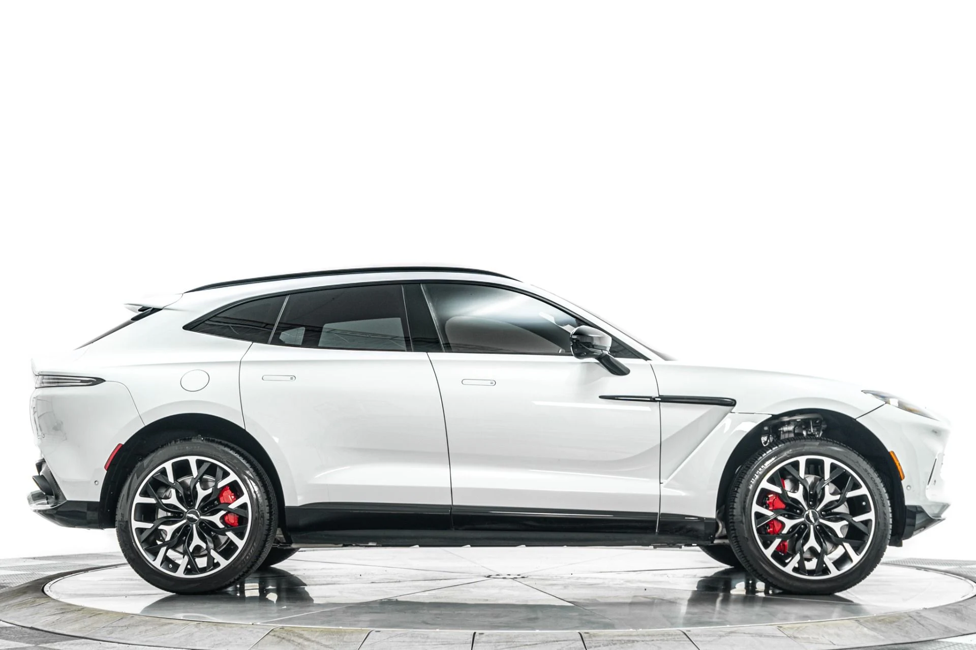 mph046_3866163203_Used_2021_Aston_Martin_DBX_AML_Color_Indulgence_Pack_DB_Elegance_Pack_1783626206_e68aa053d2